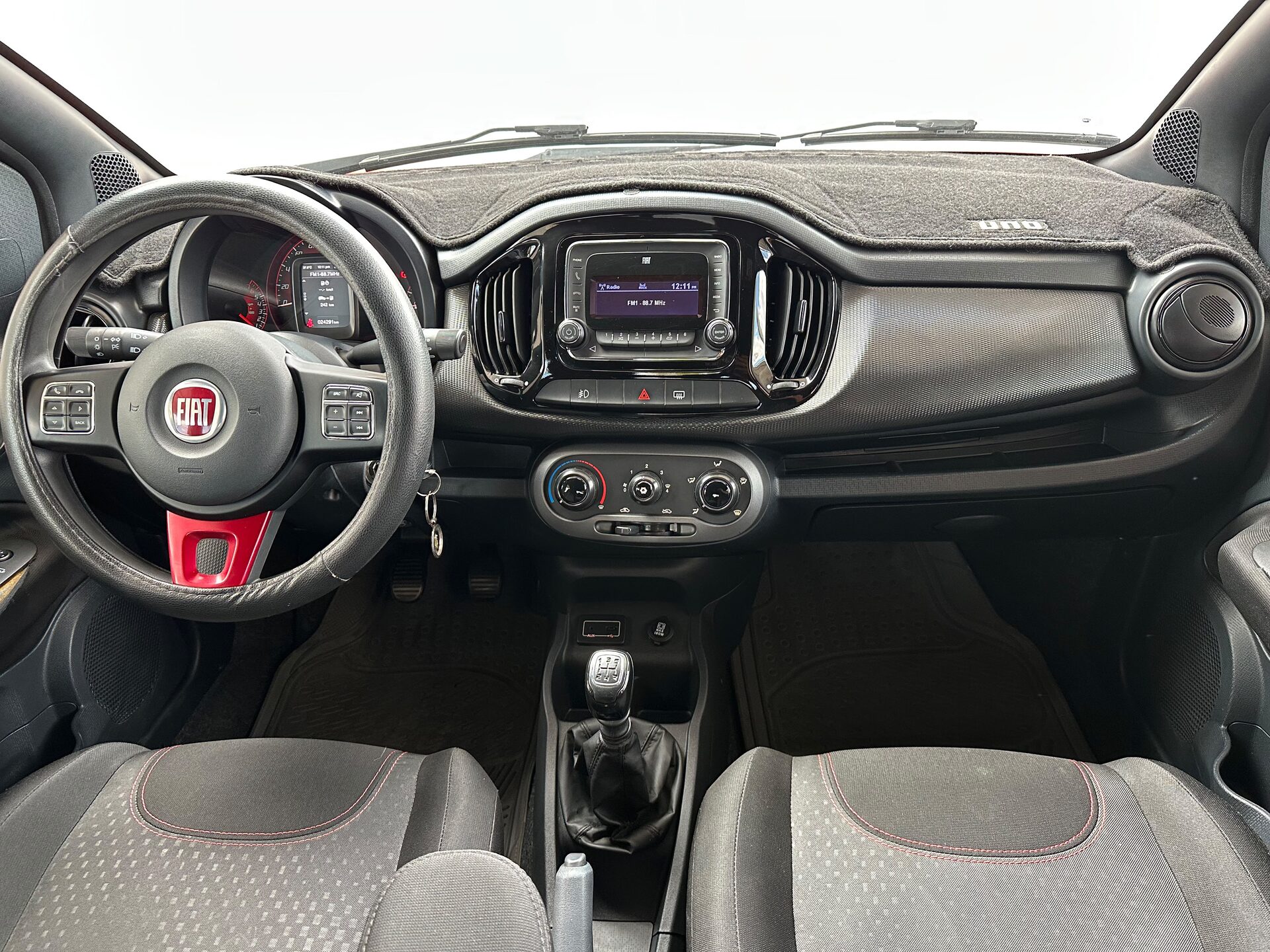 2019 Fiat Uno Sporting thumbnail 5