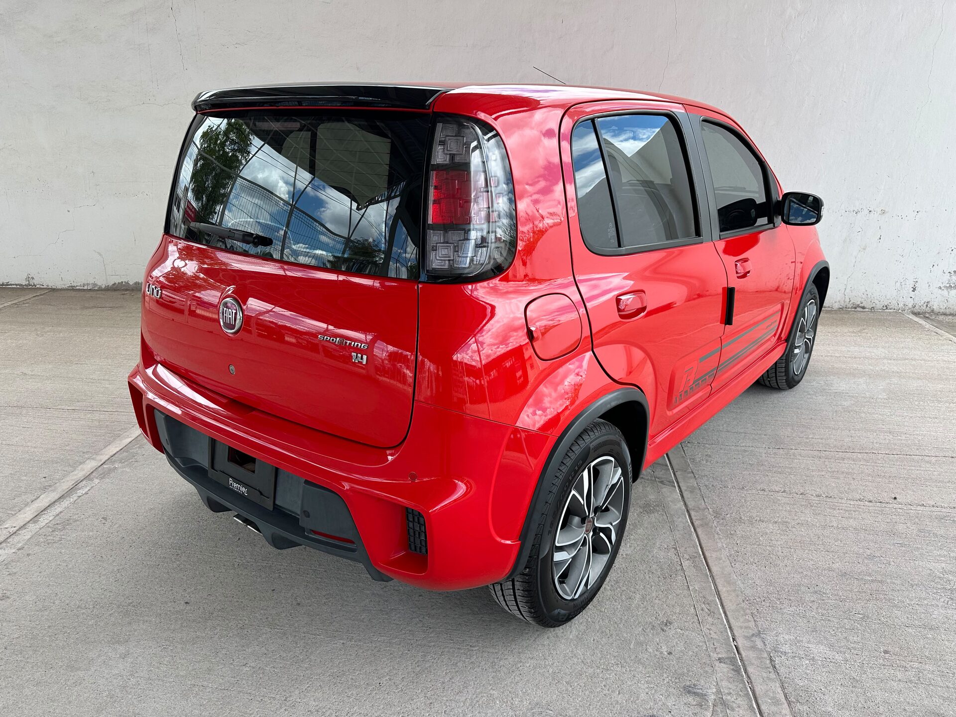 2019 Fiat Uno Sporting thumbnail 3
