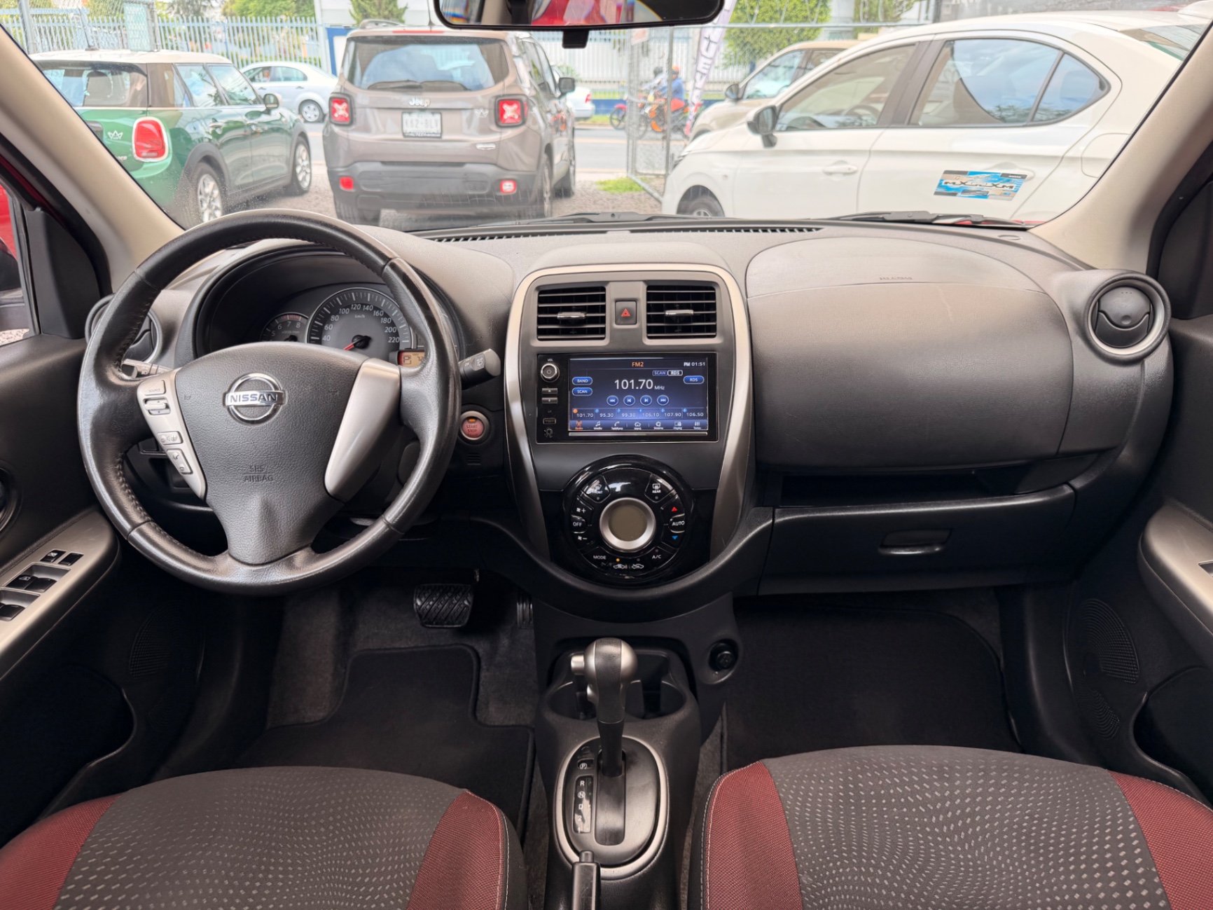 2019 Nissan March Exclusive Bi-Tono Aut miniatura 7