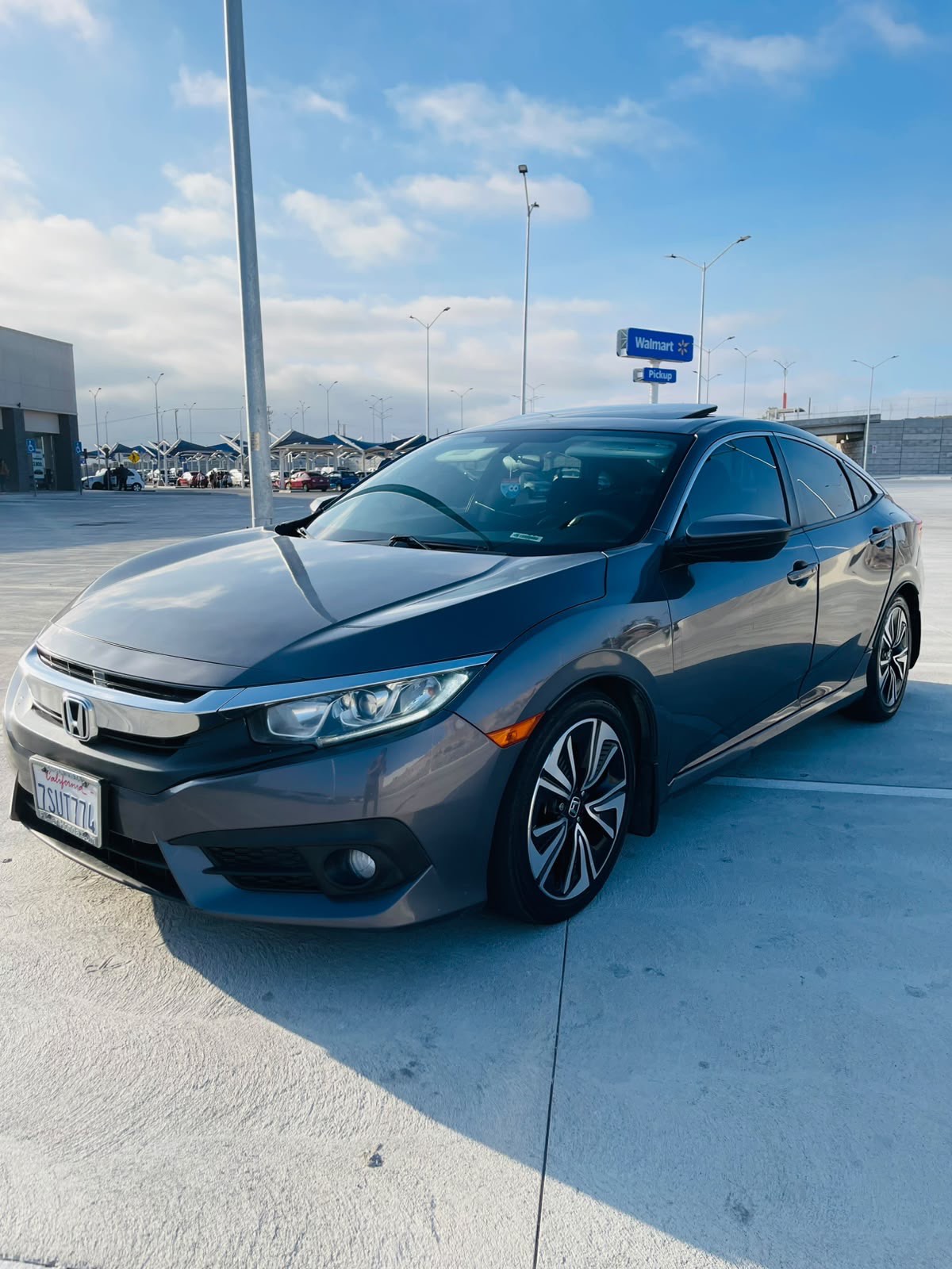 Honda Civic 2016 seminuevo en Tijuana — $130,000 — foto 1