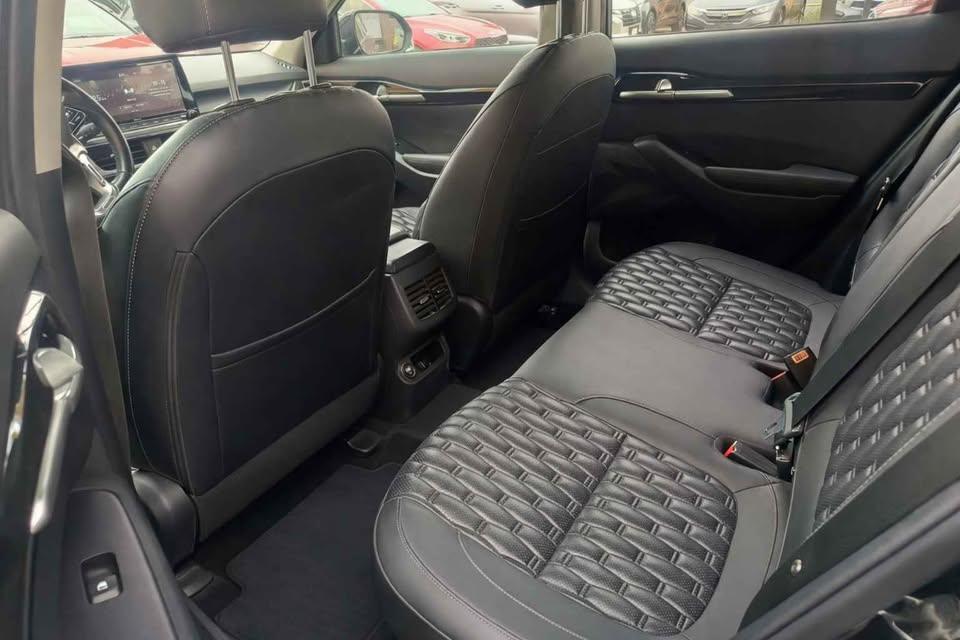 2023 Kia Seltos SX foto 5