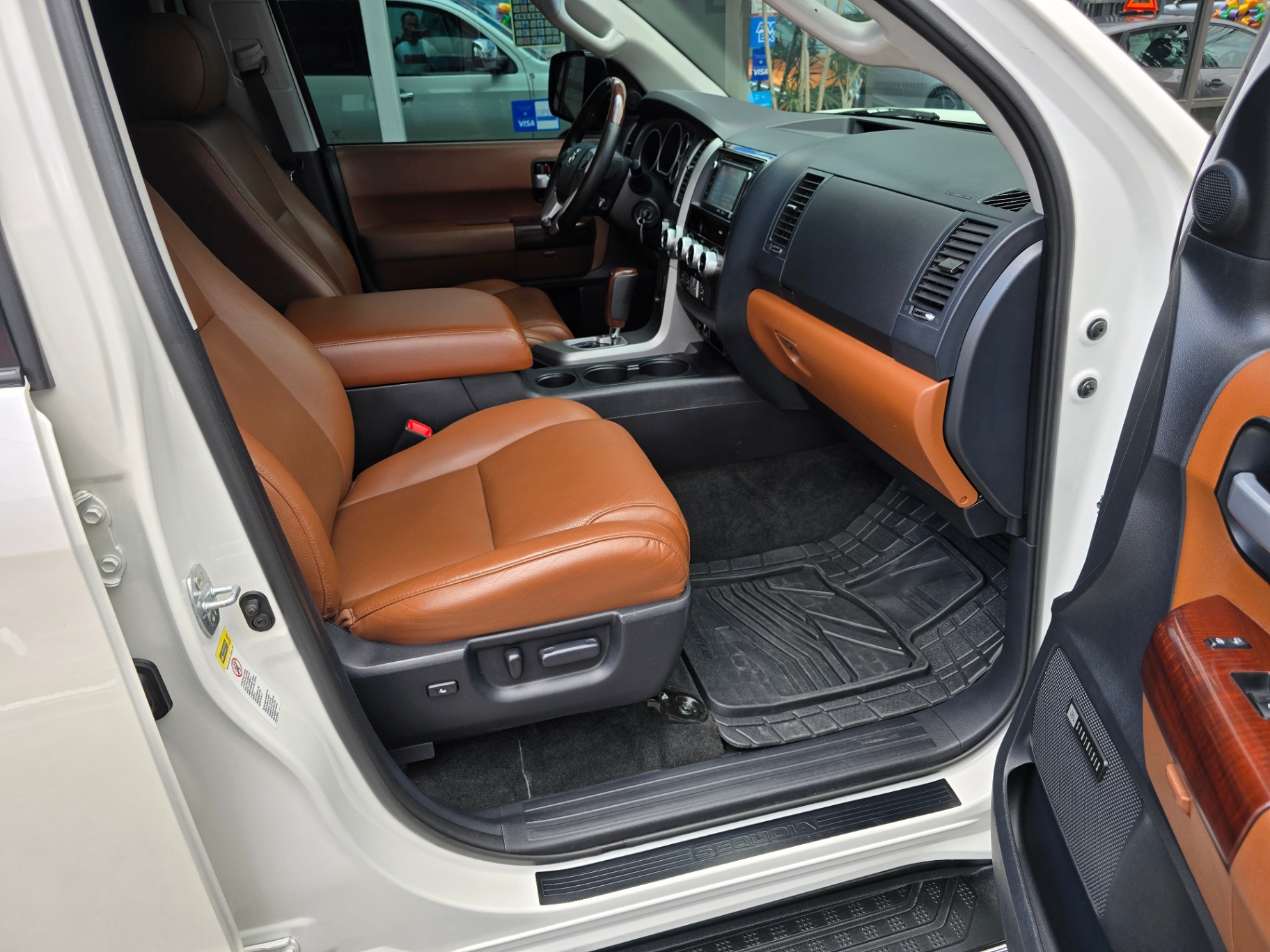 Toyota Sequoia - imagen 6