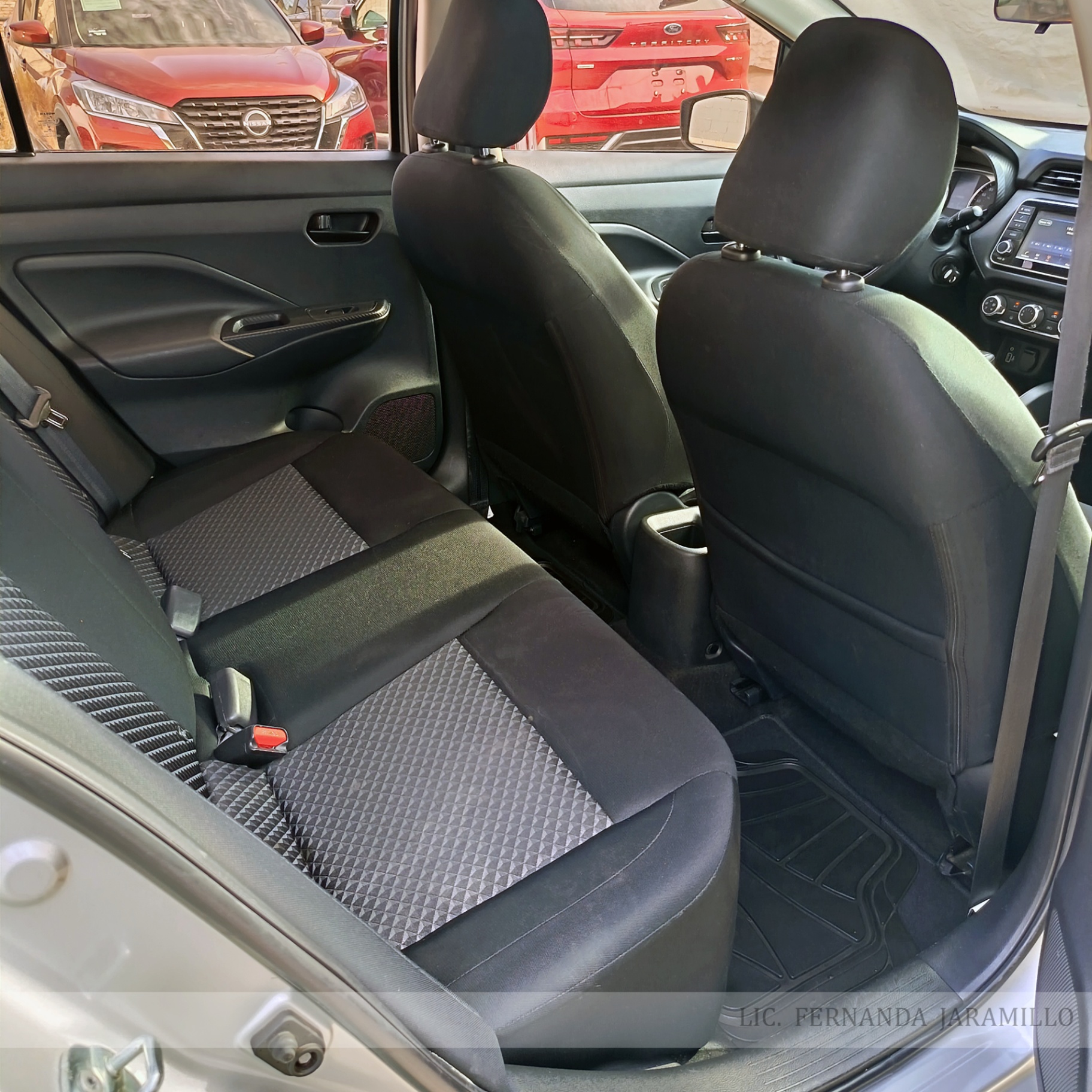 2023 Nissan Versa Sense foto 7