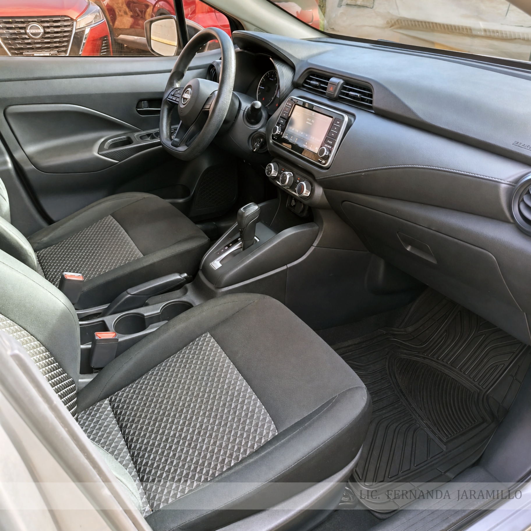 2023 Nissan Versa Sense foto 8