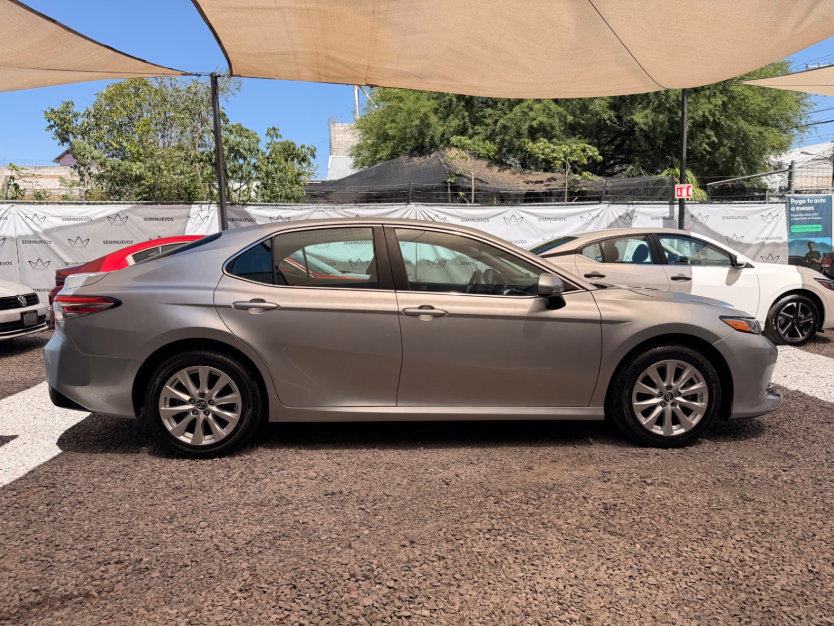 2018 Toyota Camry LE  miniatura 3