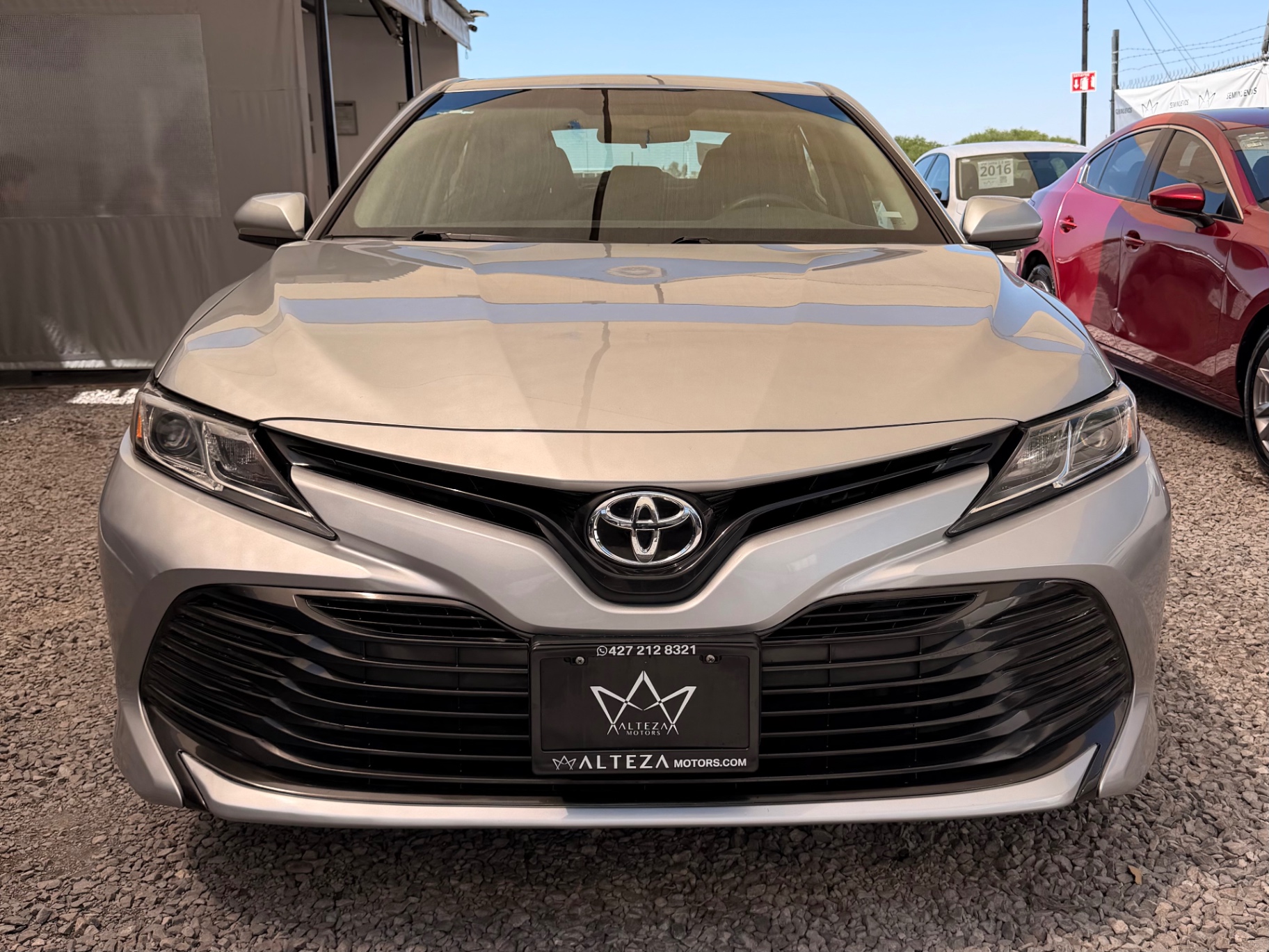2018 Toyota Camry LE  miniatura 2