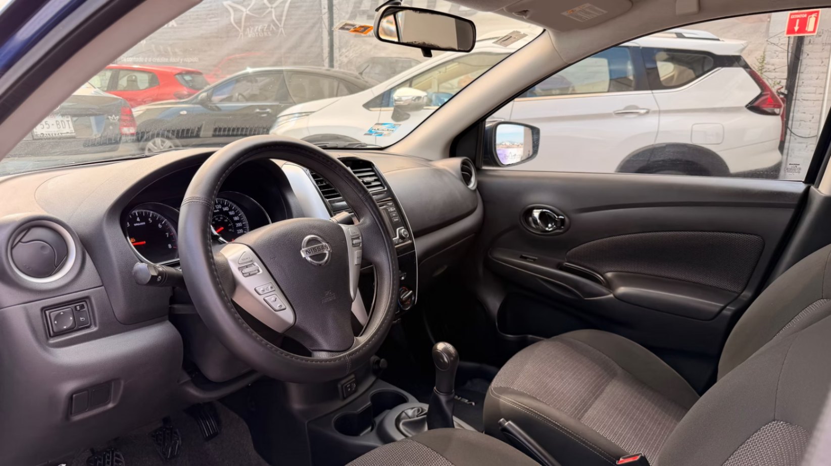 2018 Nissan Versa Advance Mt miniatura 9