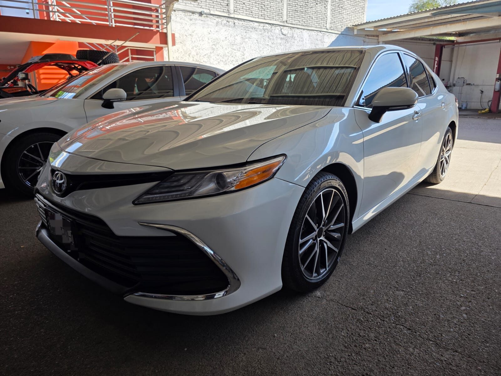 2021 Toyota Camry XLE thumbnail 2