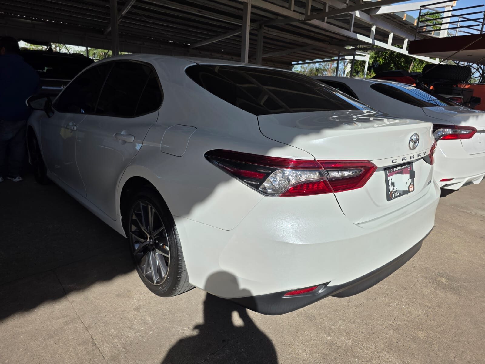 2021 Toyota Camry XLE thumbnail 5