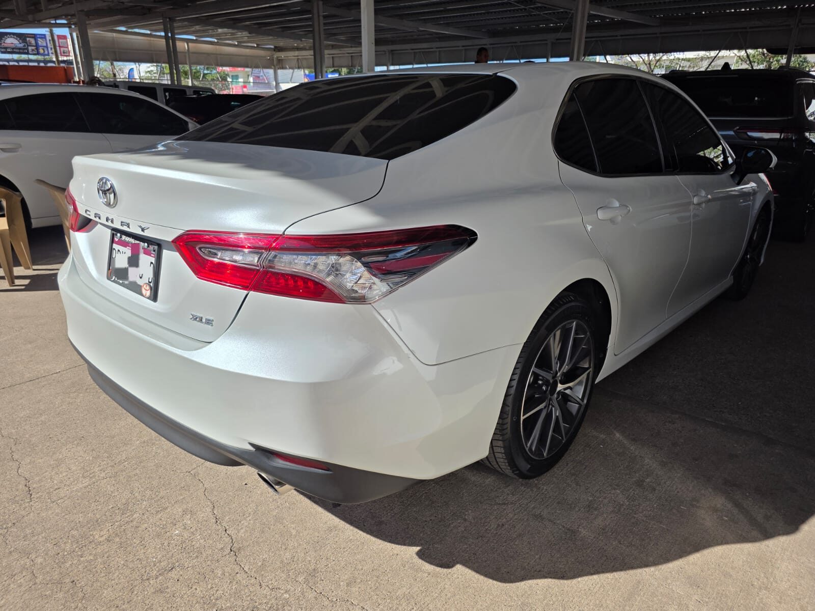 2021 Toyota Camry XLE thumbnail 7