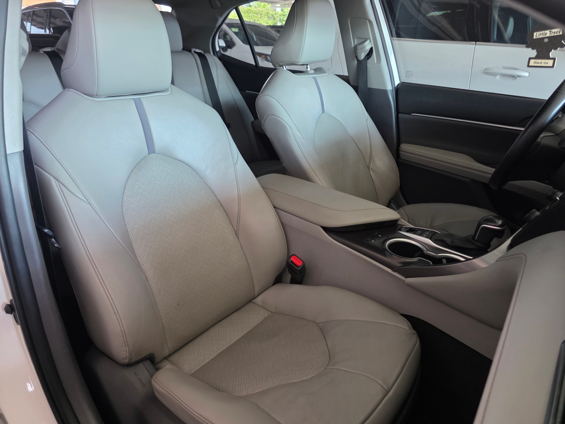 2021 Toyota CAMRY XLE thumbnail 5