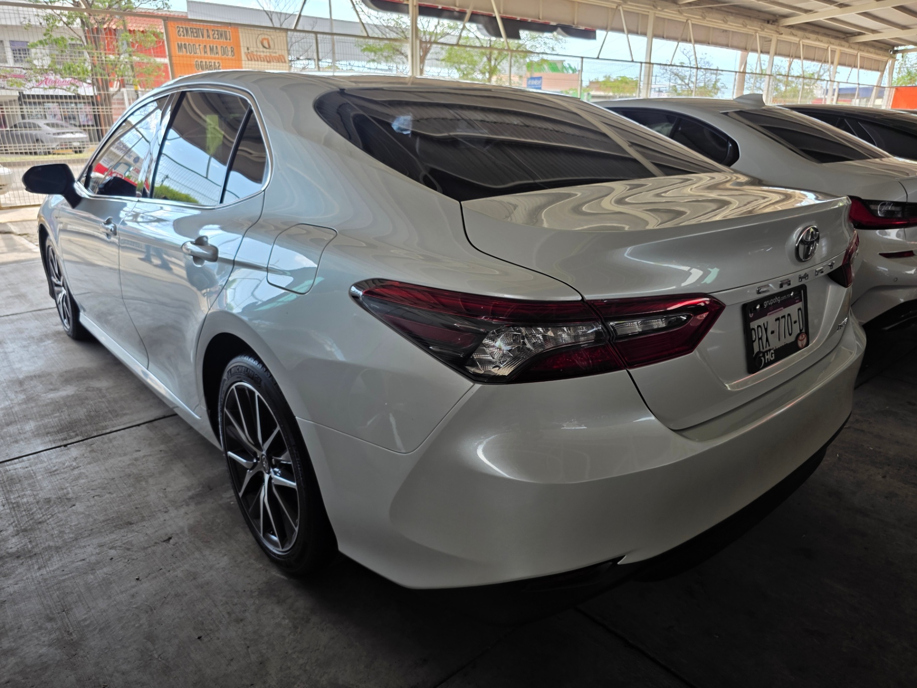 2021 Toyota CAMRY XLE thumbnail 4