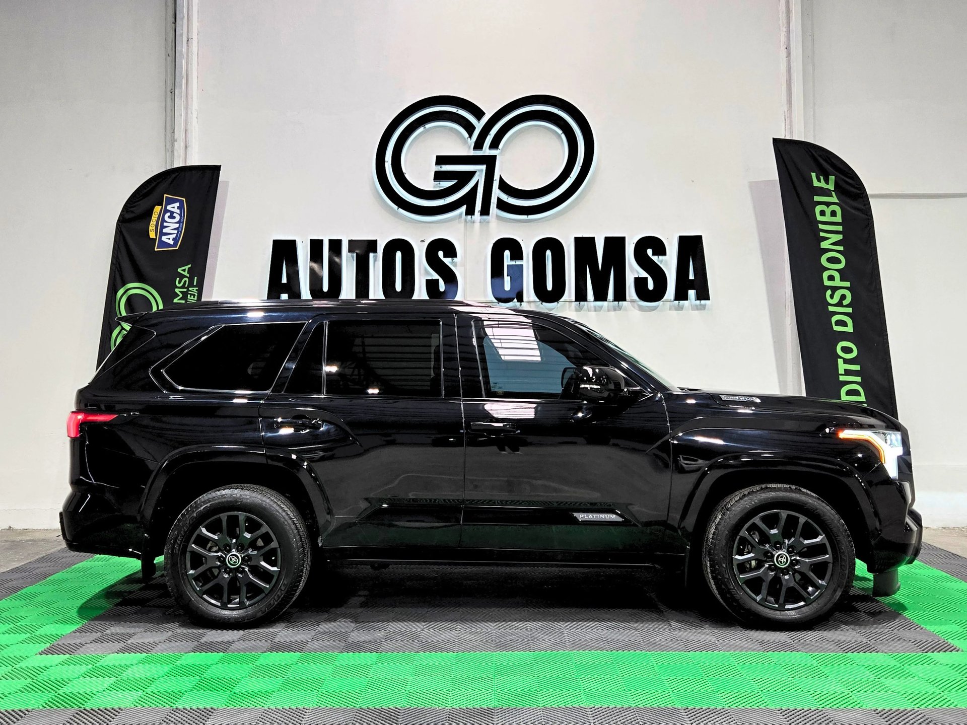 Toyota Sequoia Platinum Híbrida 2024 thumbnail 7
