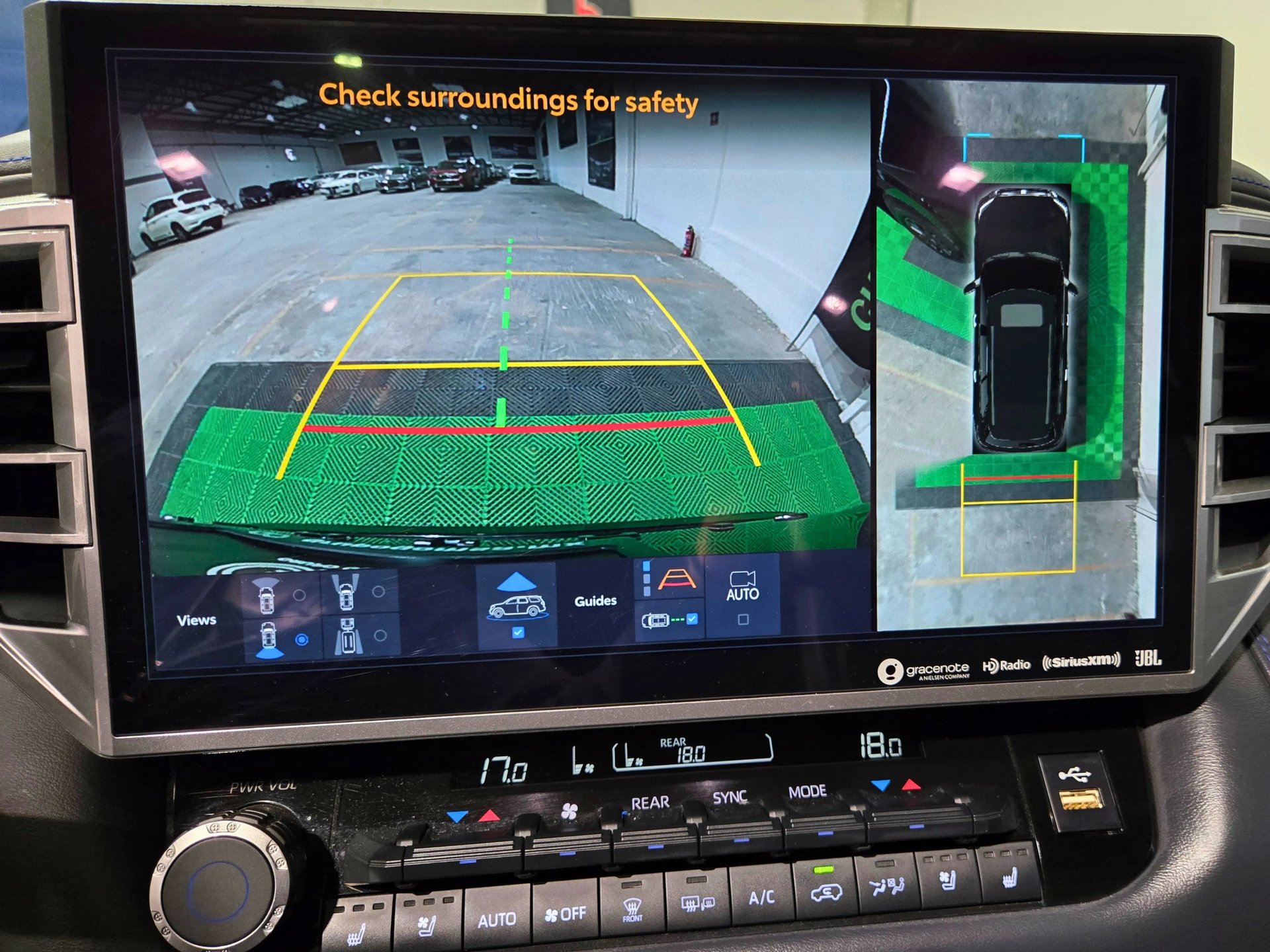 Toyota Sequoia Platinum Híbrida 2024 thumbnail 8