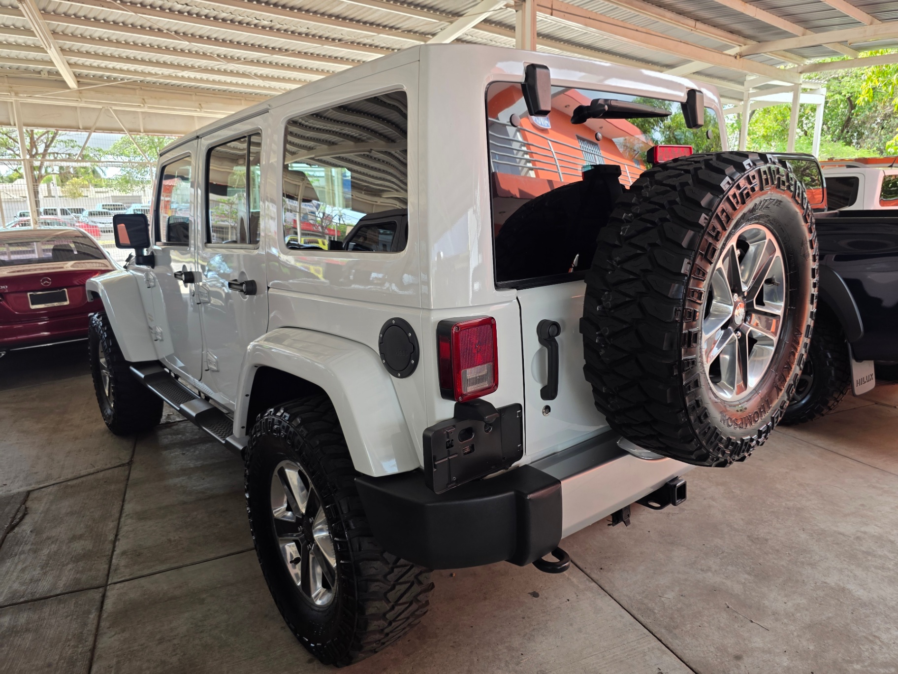 2015 Jeep SAHARA thumbnail 7