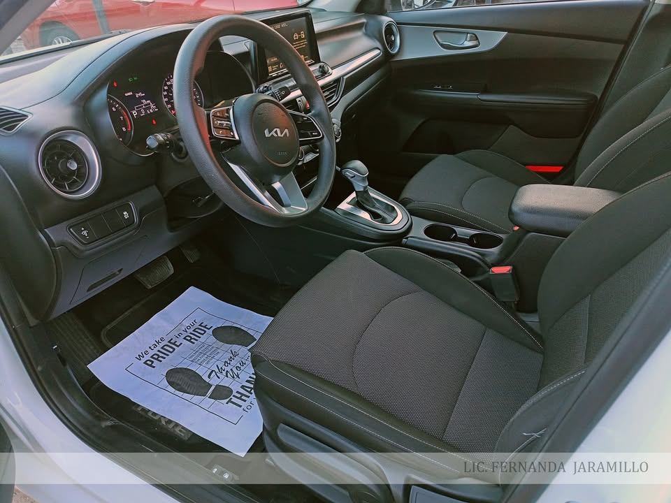 2021 Kia Forte LX foto 8