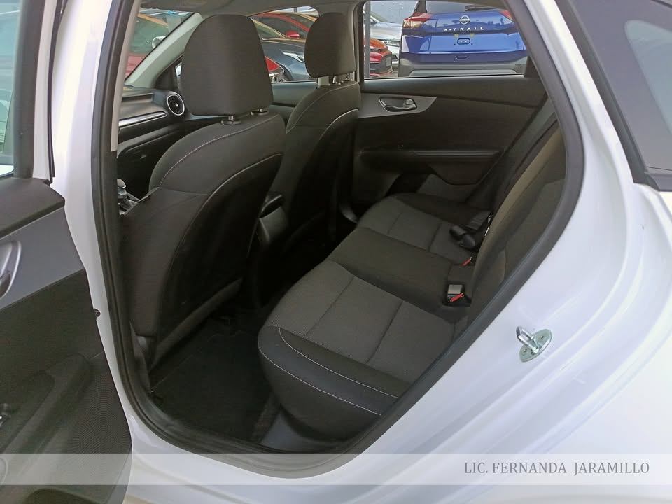 2021 Kia Forte LX foto 9