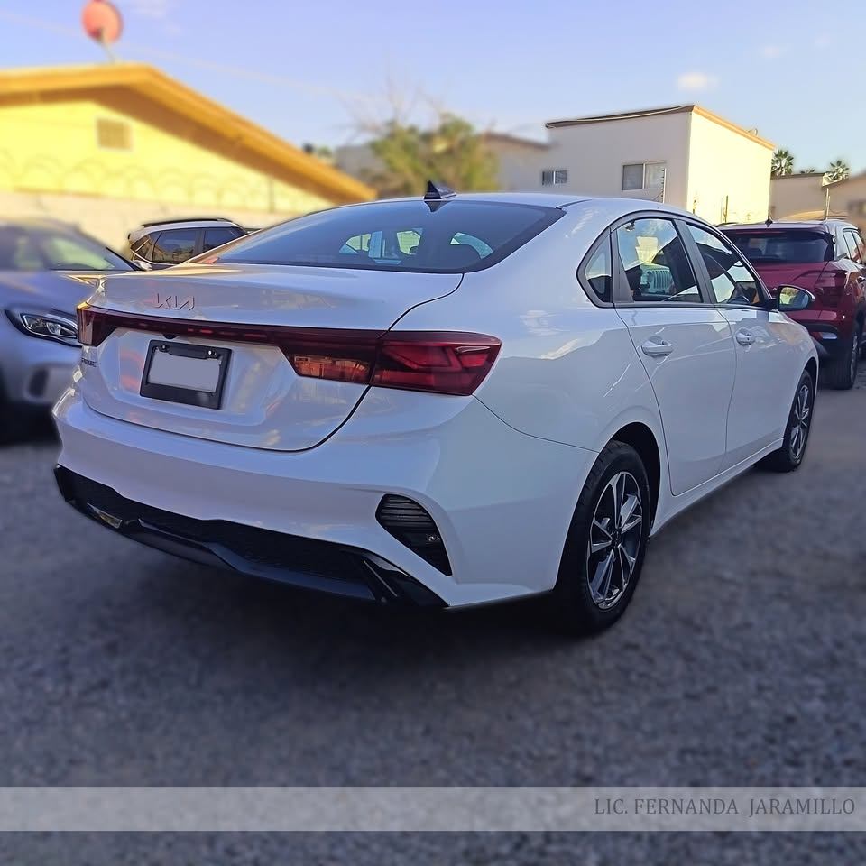 2021 Kia Forte LX foto 5
