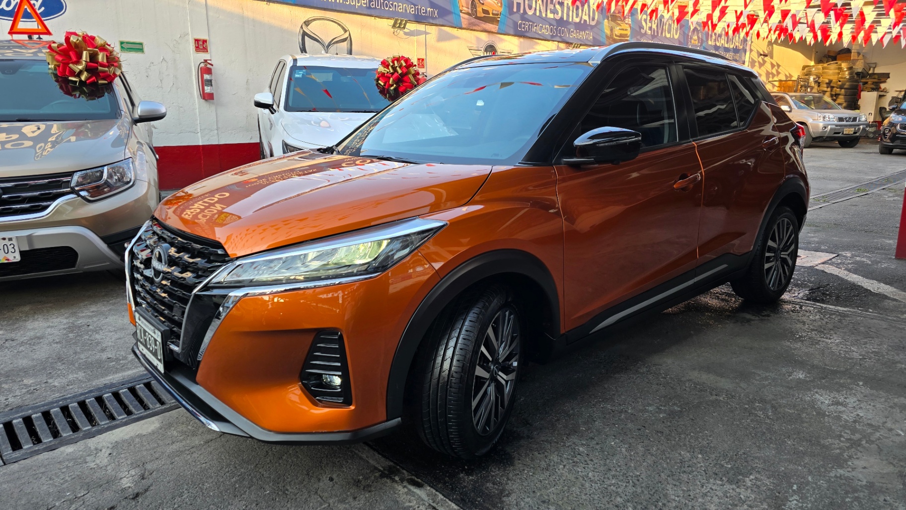 Nissan Kicks Platinum 2023 - Naranja
