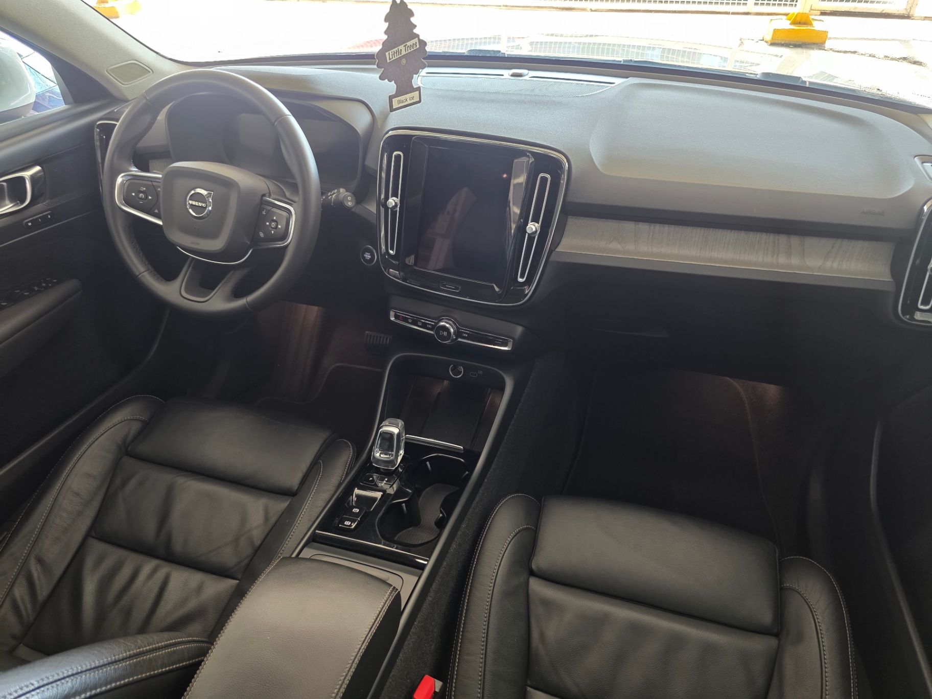2023 Volvo CX40  thumbnail 5