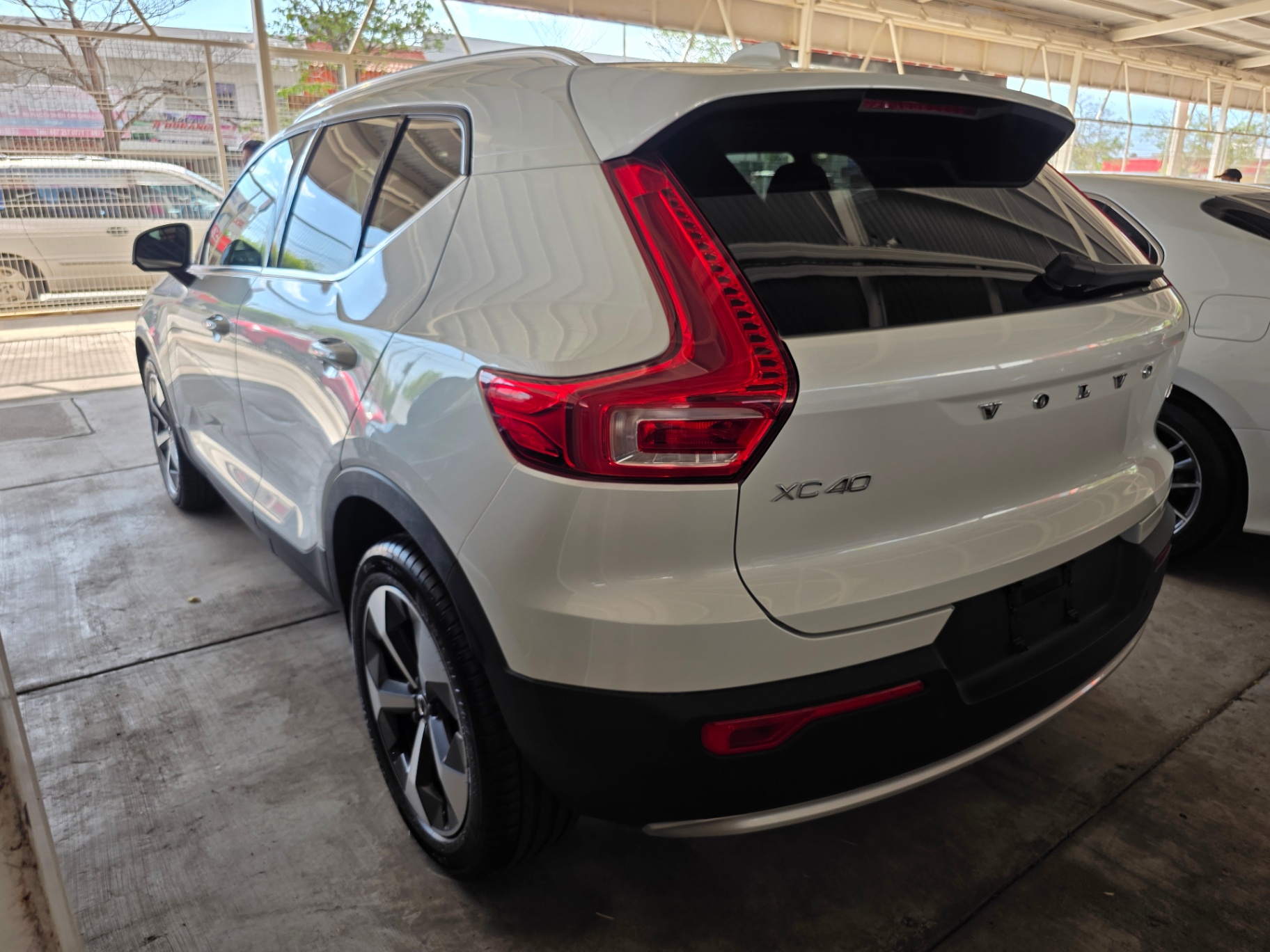 2023 Volvo CX40  thumbnail 7