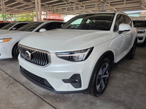 2023 Volvo XC40 