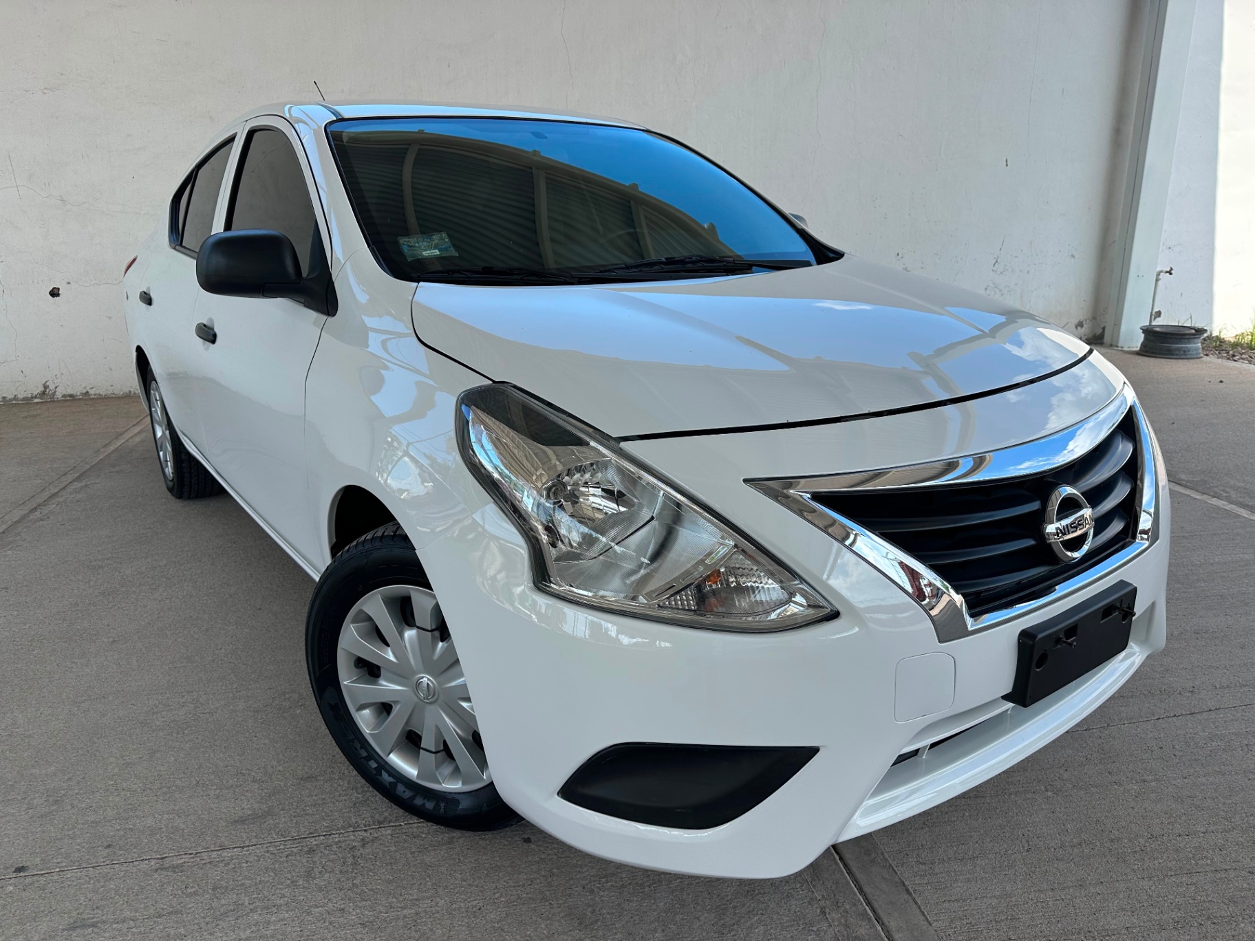 2020 Nissan VERSA V-DRIVE thumbnail 3