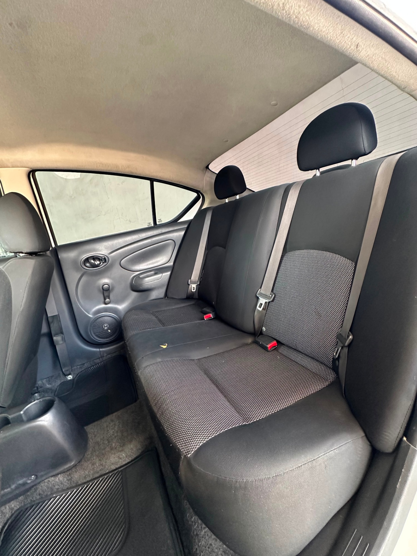 2020 Nissan VERSA V-DRIVE thumbnail 6