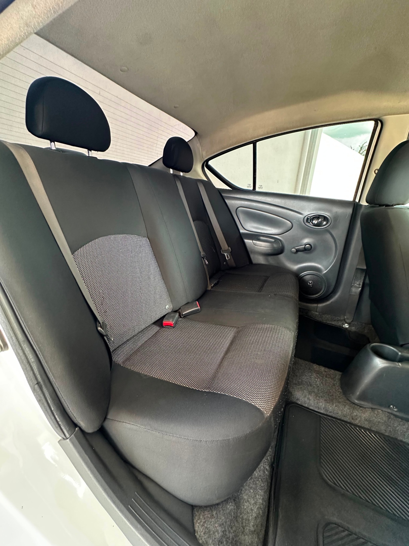 2020 Nissan VERSA V-DRIVE thumbnail 7