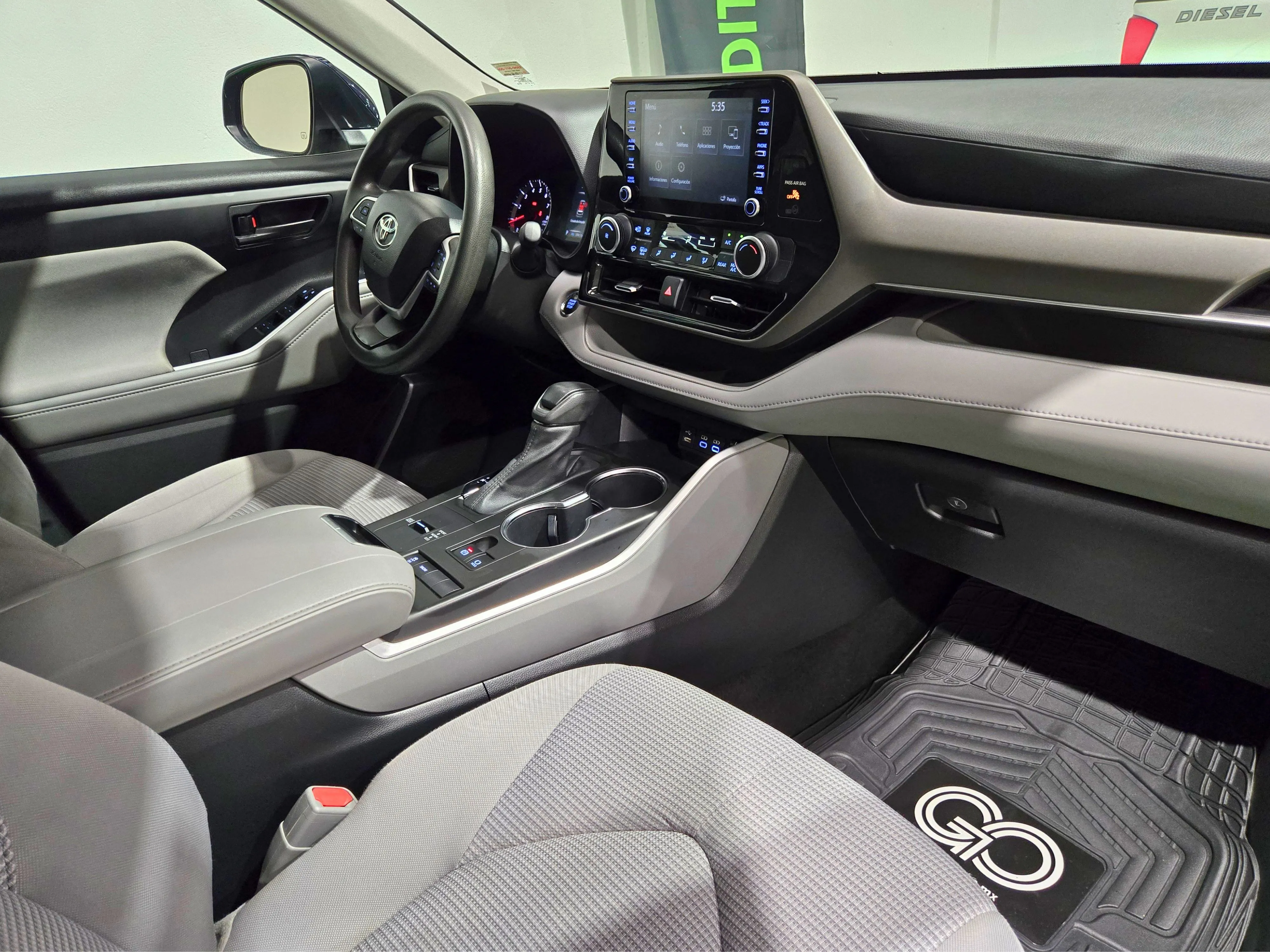 Toyota Highlander LE 2022 thumbnail 2