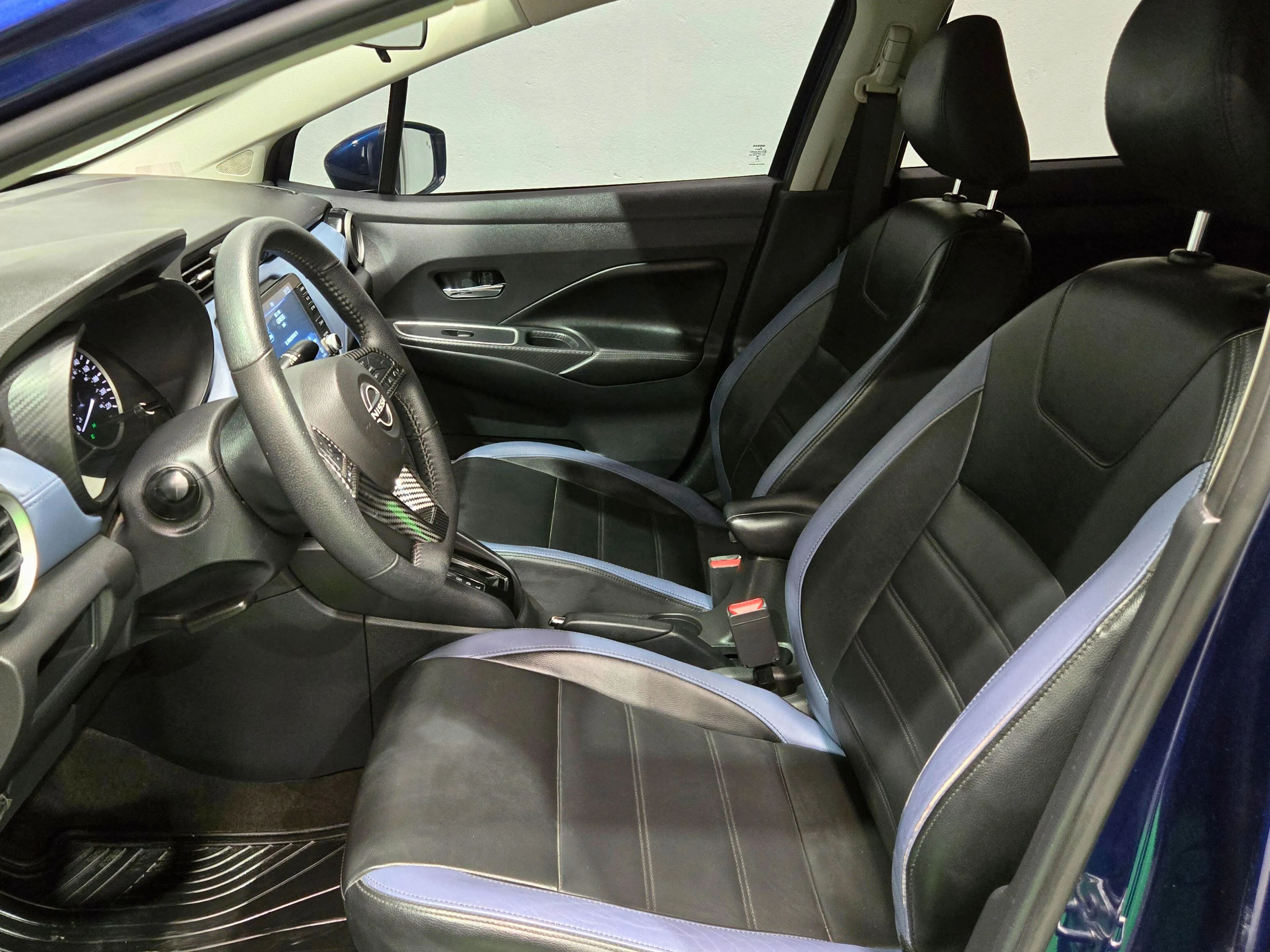 Nissan Versa Exclusive 2024 thumbnail 2