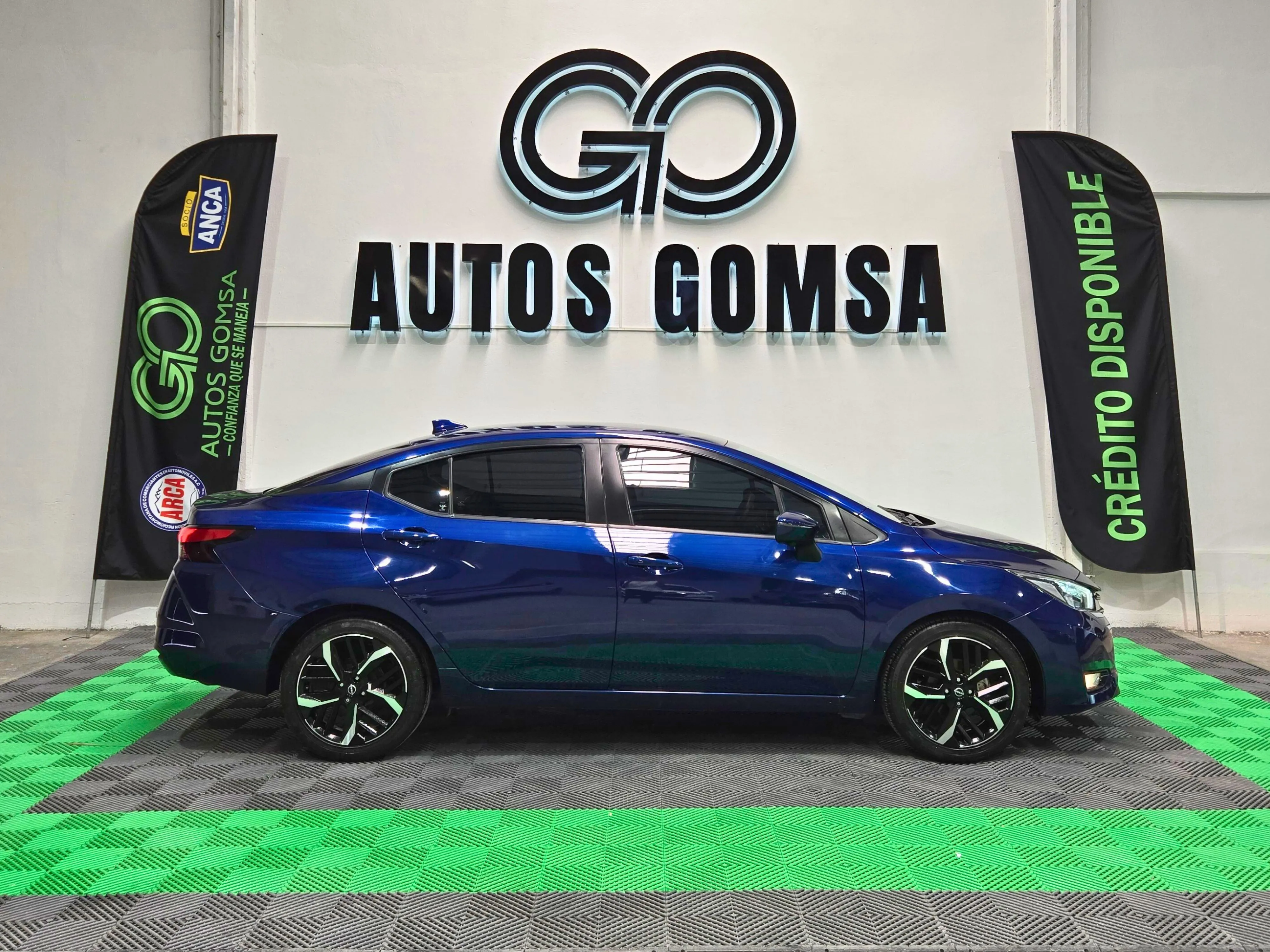 Nissan Versa Exclusive 2024 thumbnail 3