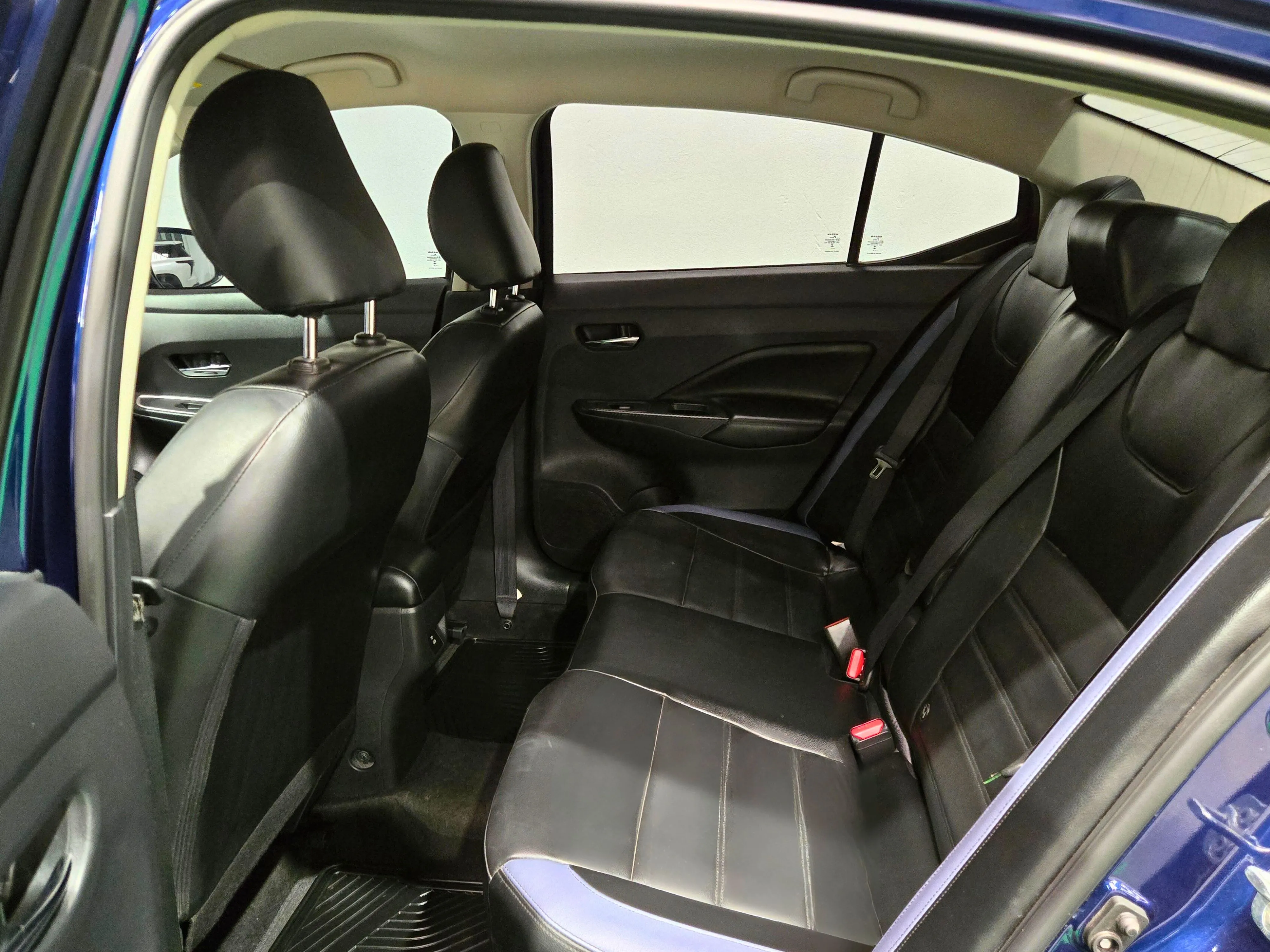 Nissan Versa Exclusive 2024 thumbnail 4