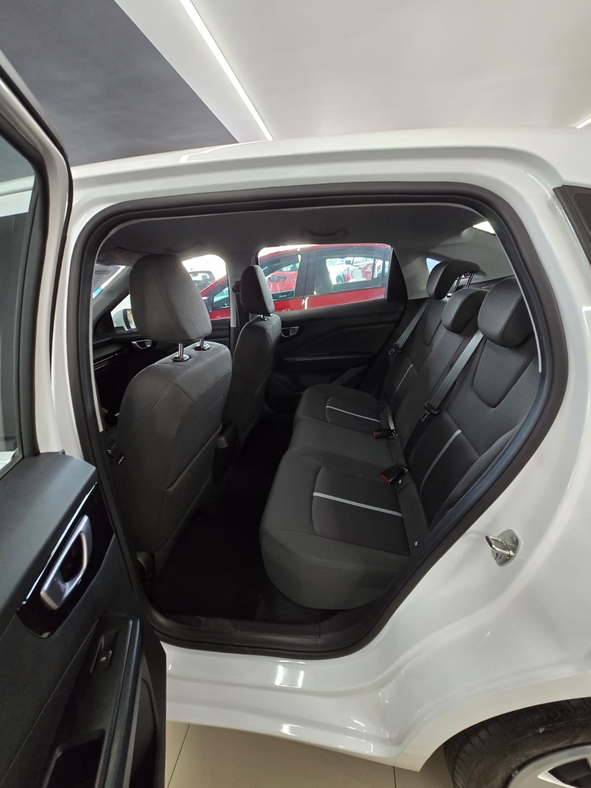 Chevrolet Aveo LS SEDAN 2026 6