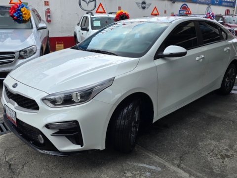 Kia Forte 2021 - Blanco