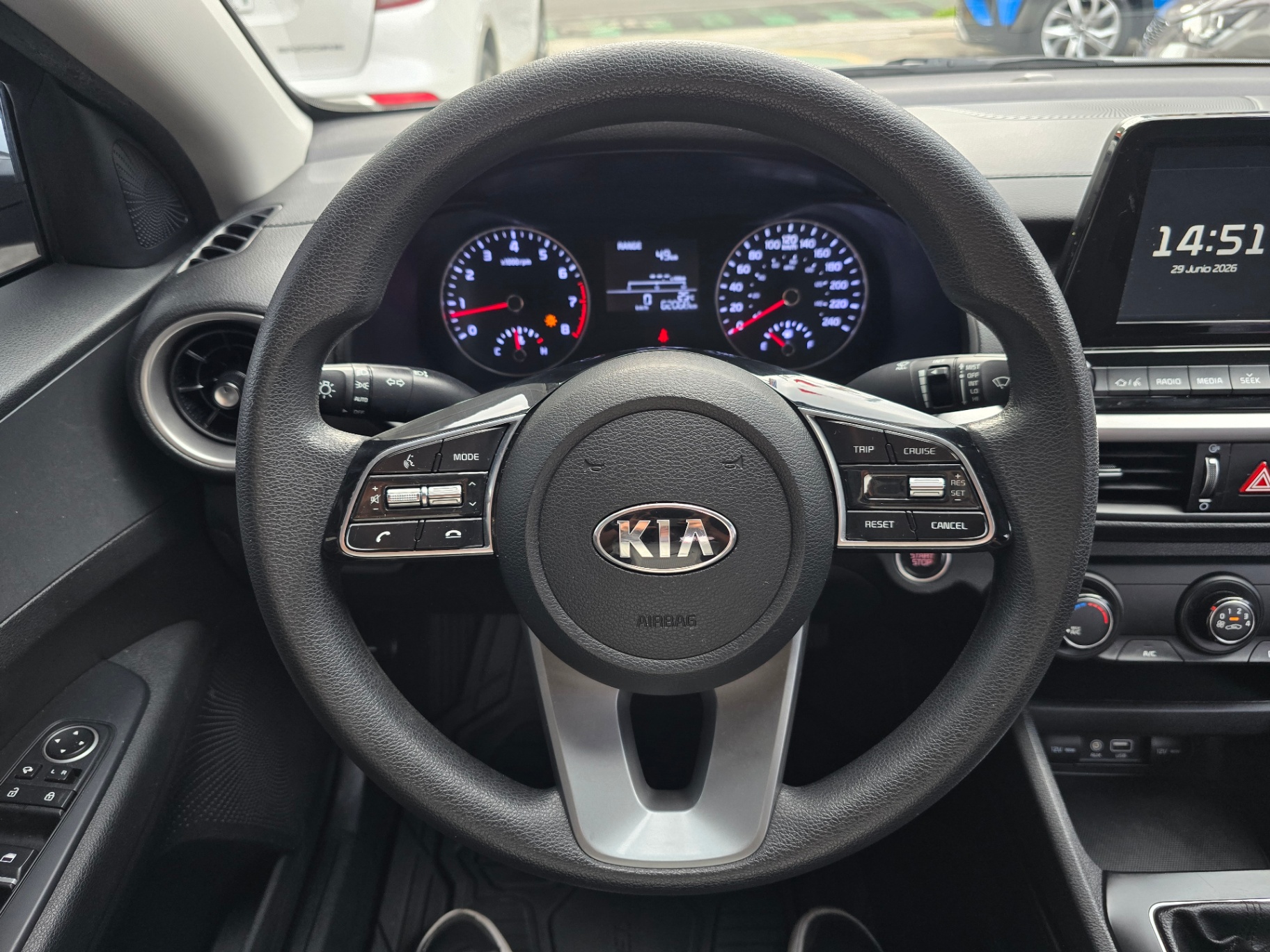 Kia Forte - imagen 7