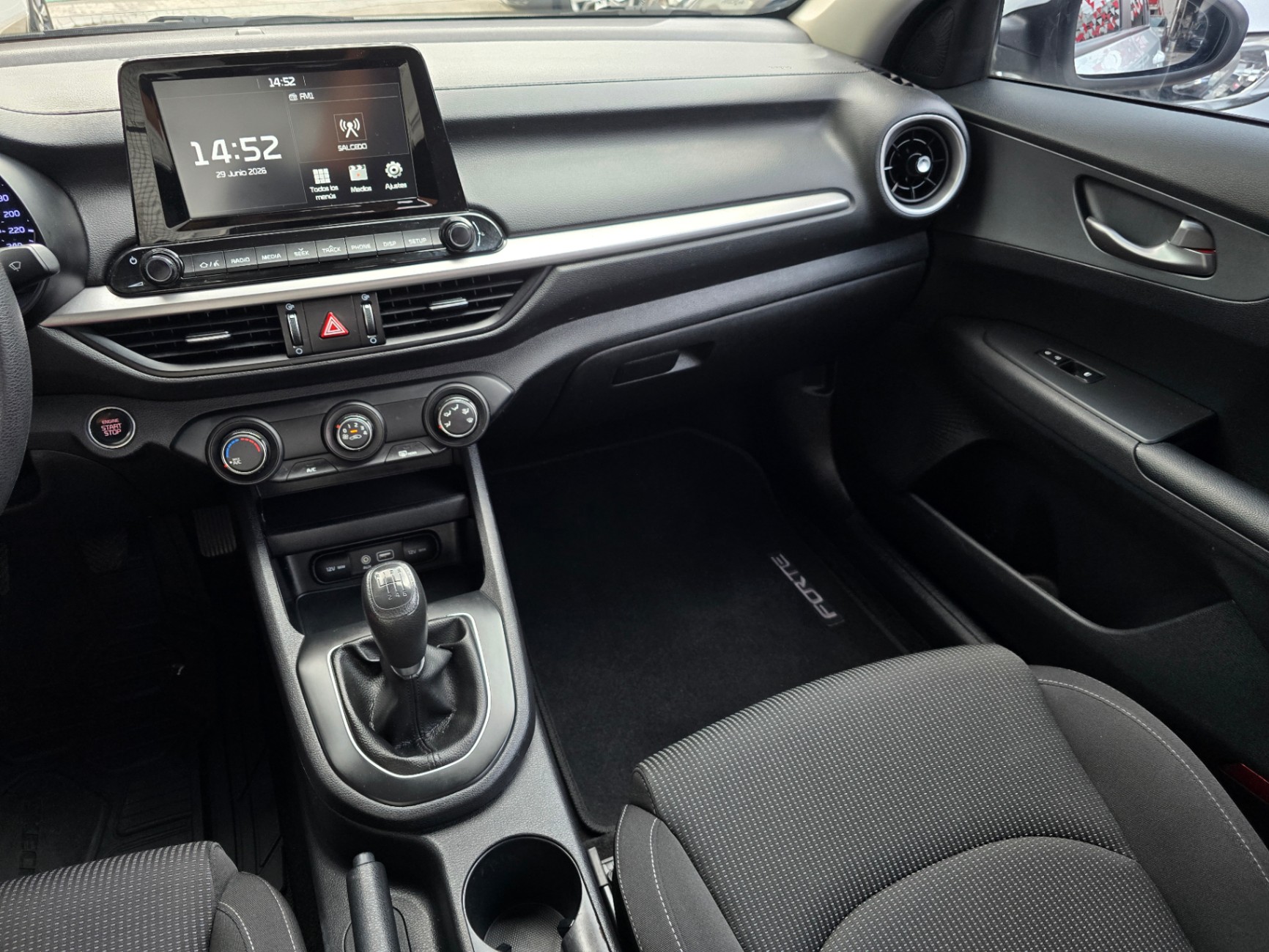 Kia Forte - imagen 8