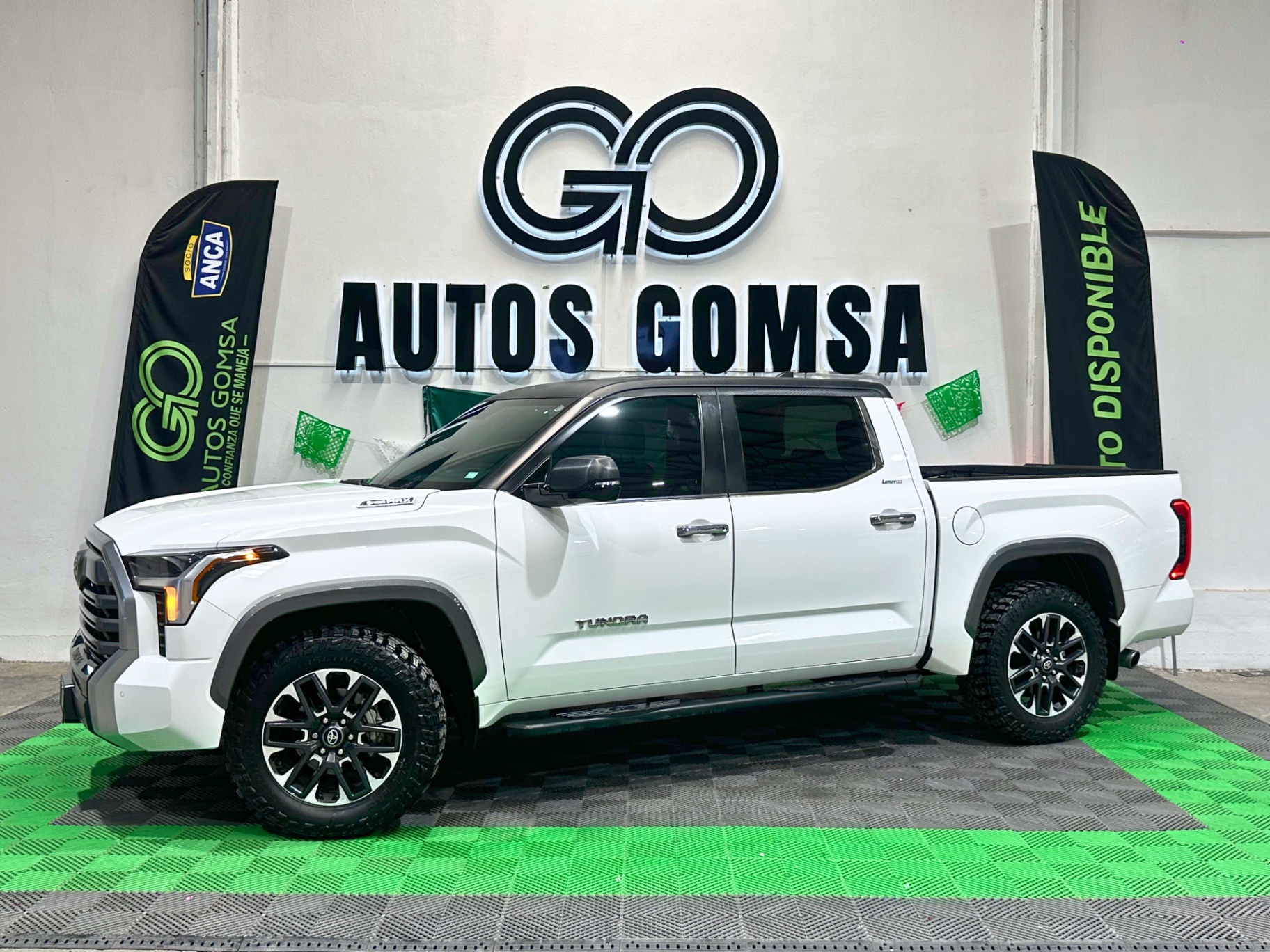 Toyota Tundra Limited HEV 2025 seminuevo en Monterrey — $1,149,900 — foto 1