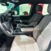 Toyota Tundra Limited HEV 2025 seminuevo en Monterrey — $1,149,900 thumbnail 3