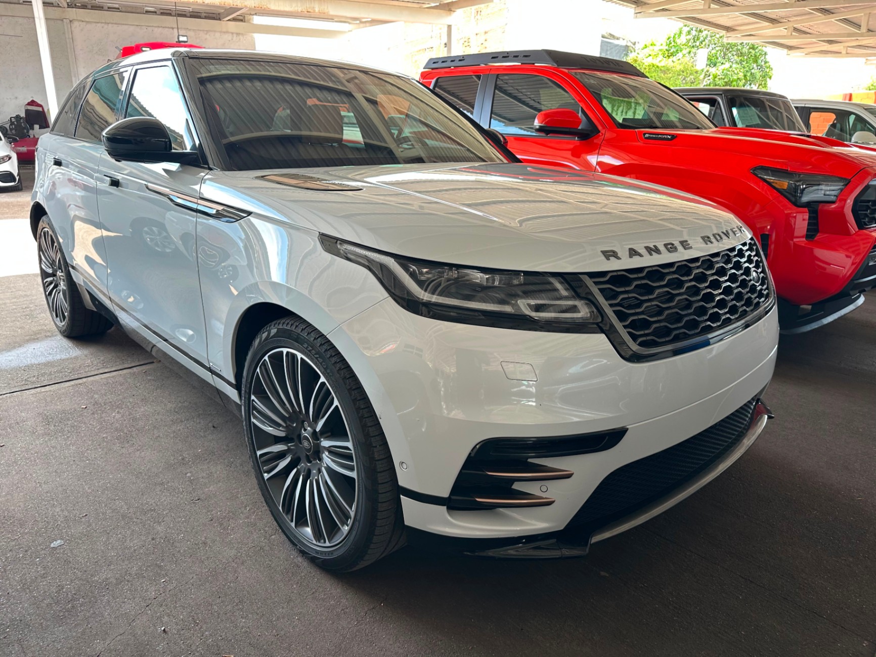 2019 Land Rover velar  thumbnail 2