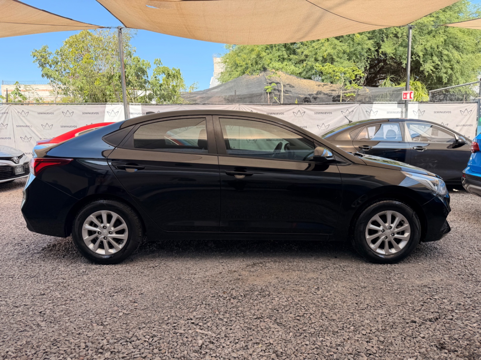 2018 Hyundai Accent Gl Mid Mt miniatura 3