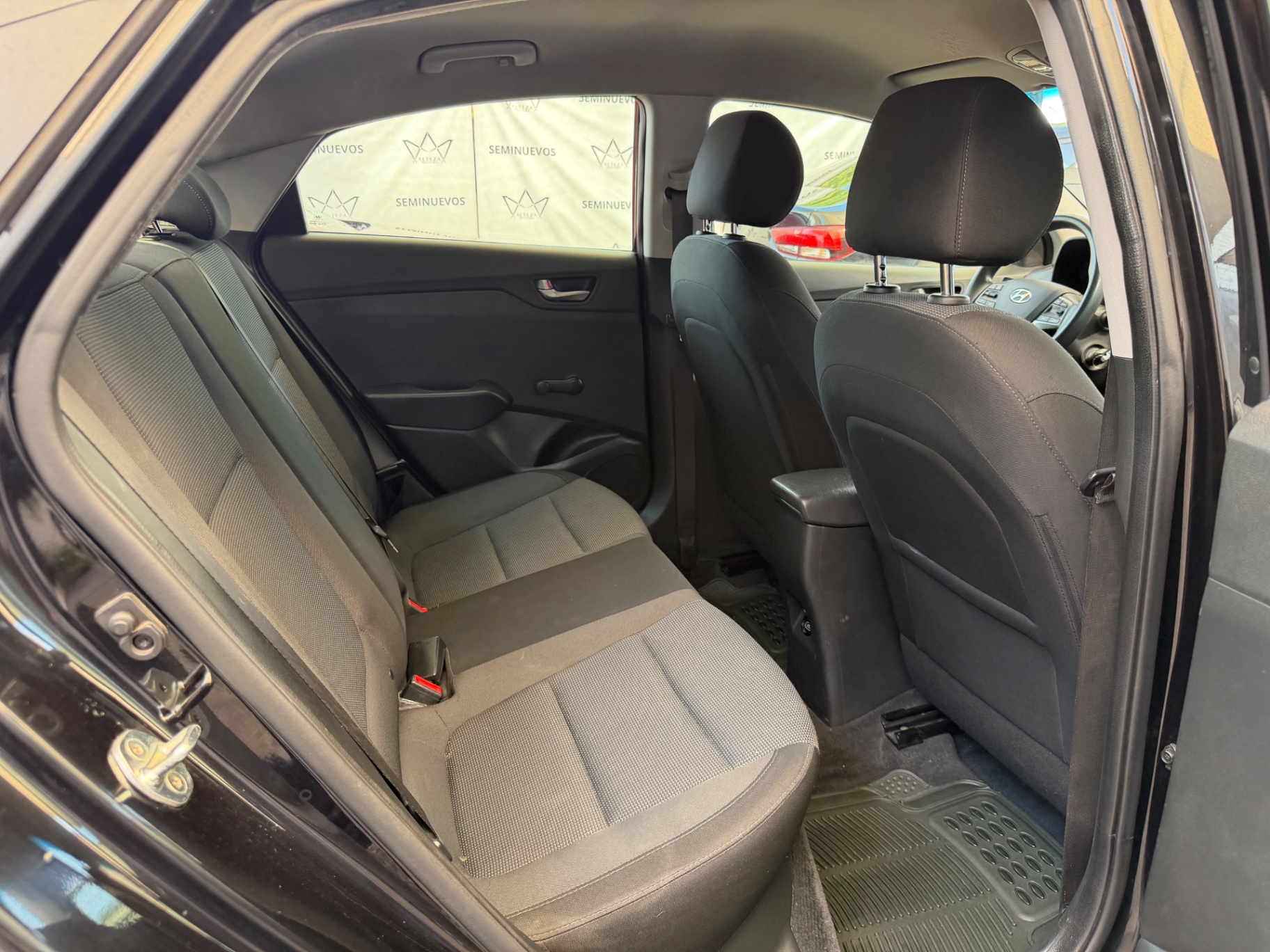 2018 Hyundai Accent Gl Mid Mt miniatura 10