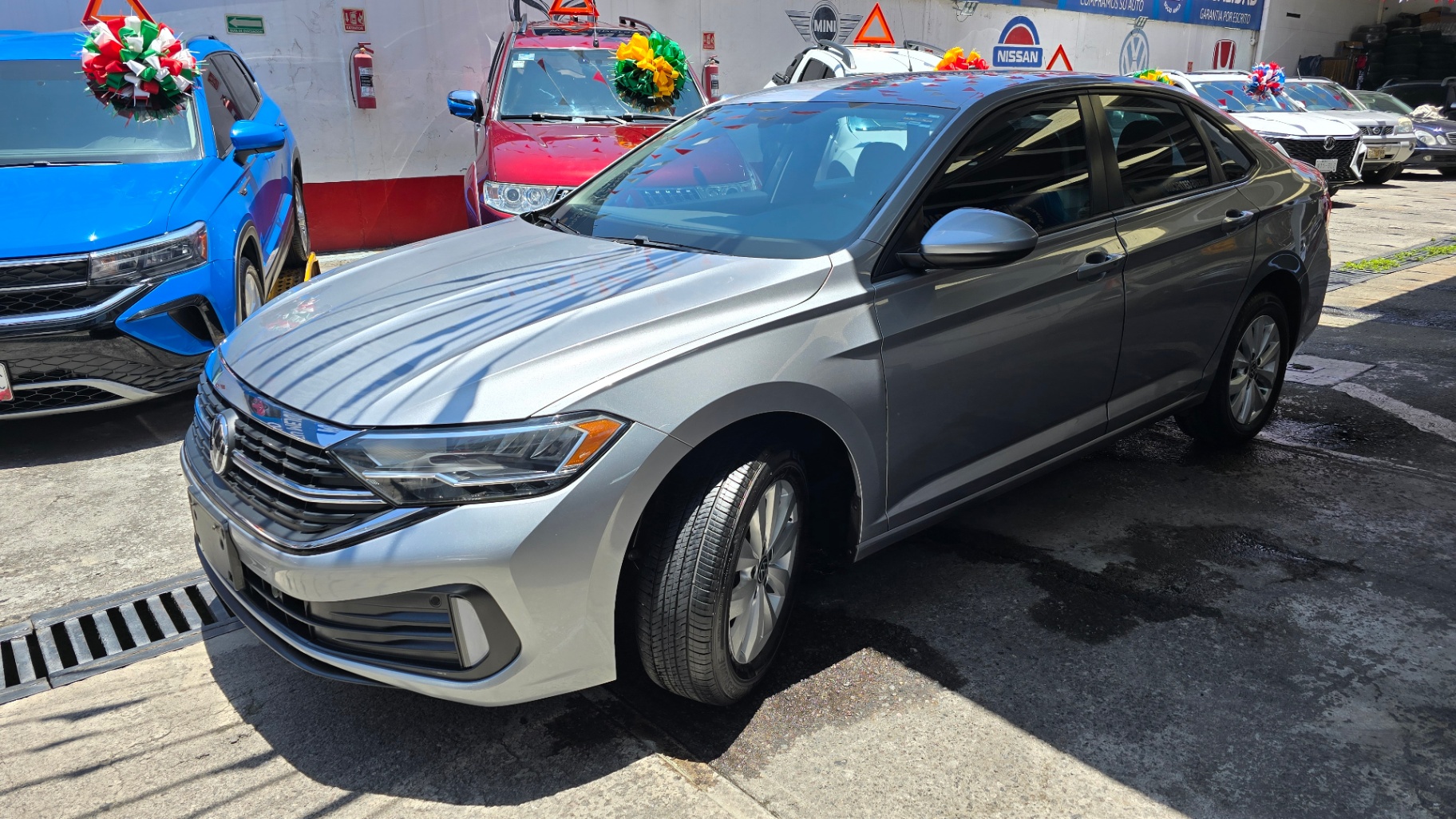 Volkswagen Jetta 2022 - Plata