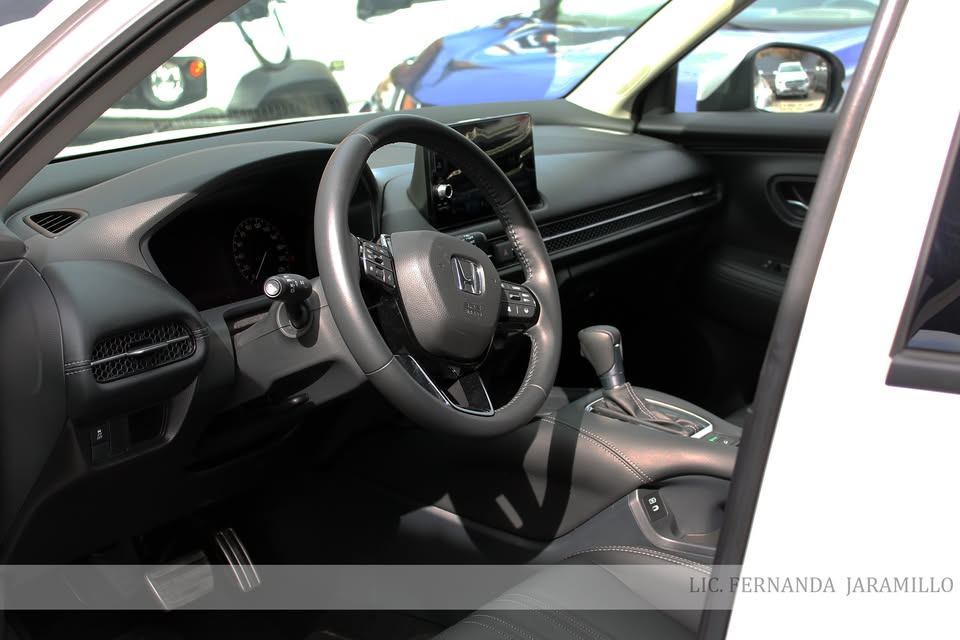 2025 Honda HR-V Touring foto 11