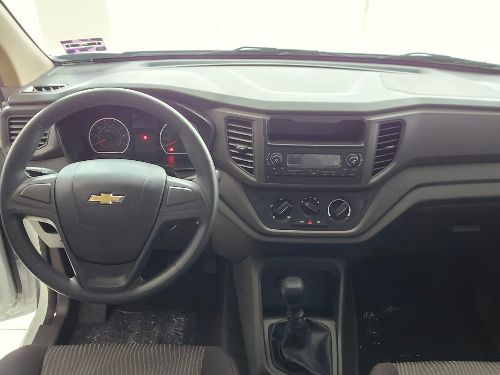 Chevrolet Tornado Van LS 2026 9