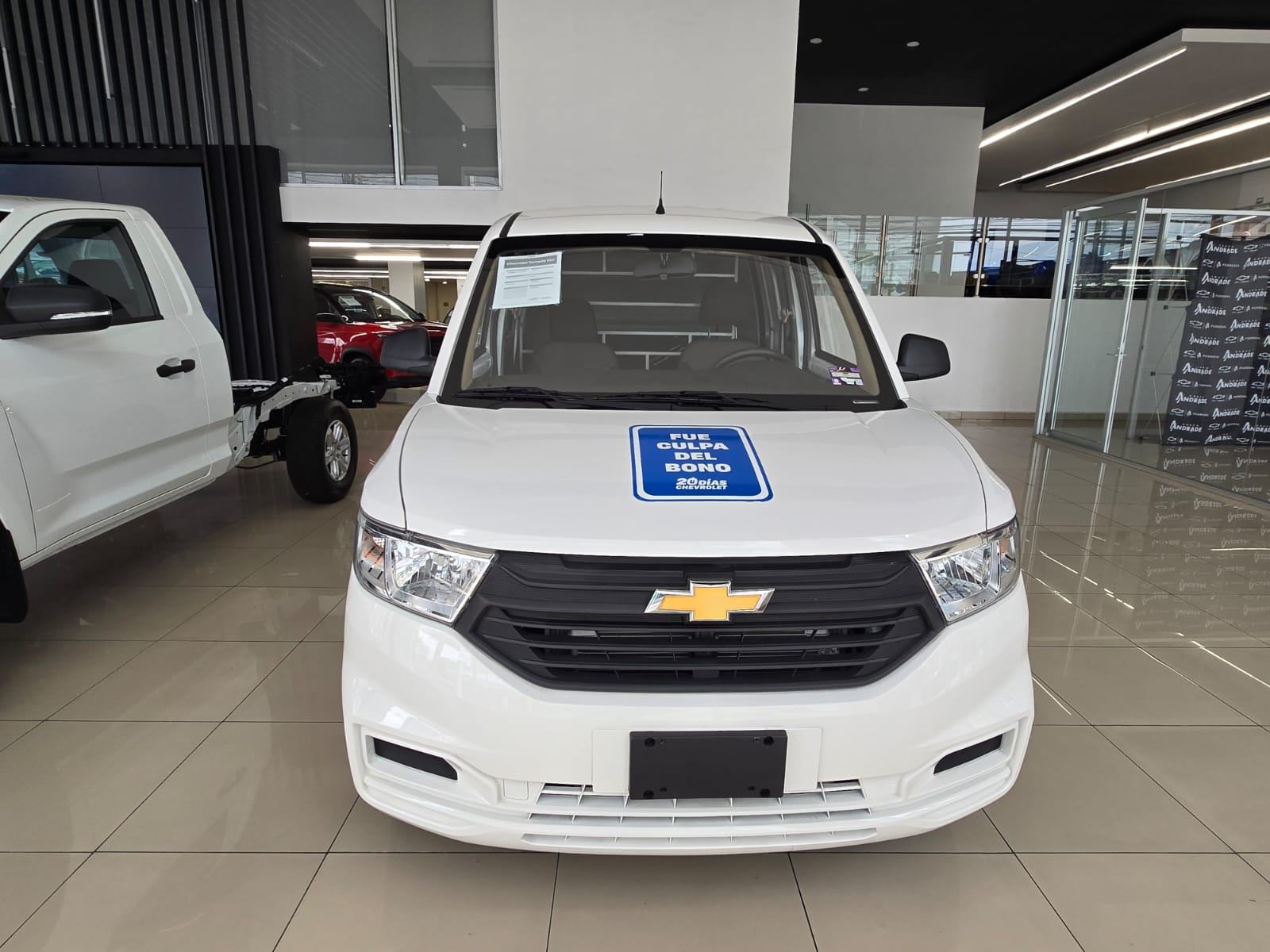 Chevrolet Tornado Van LS 2026 5