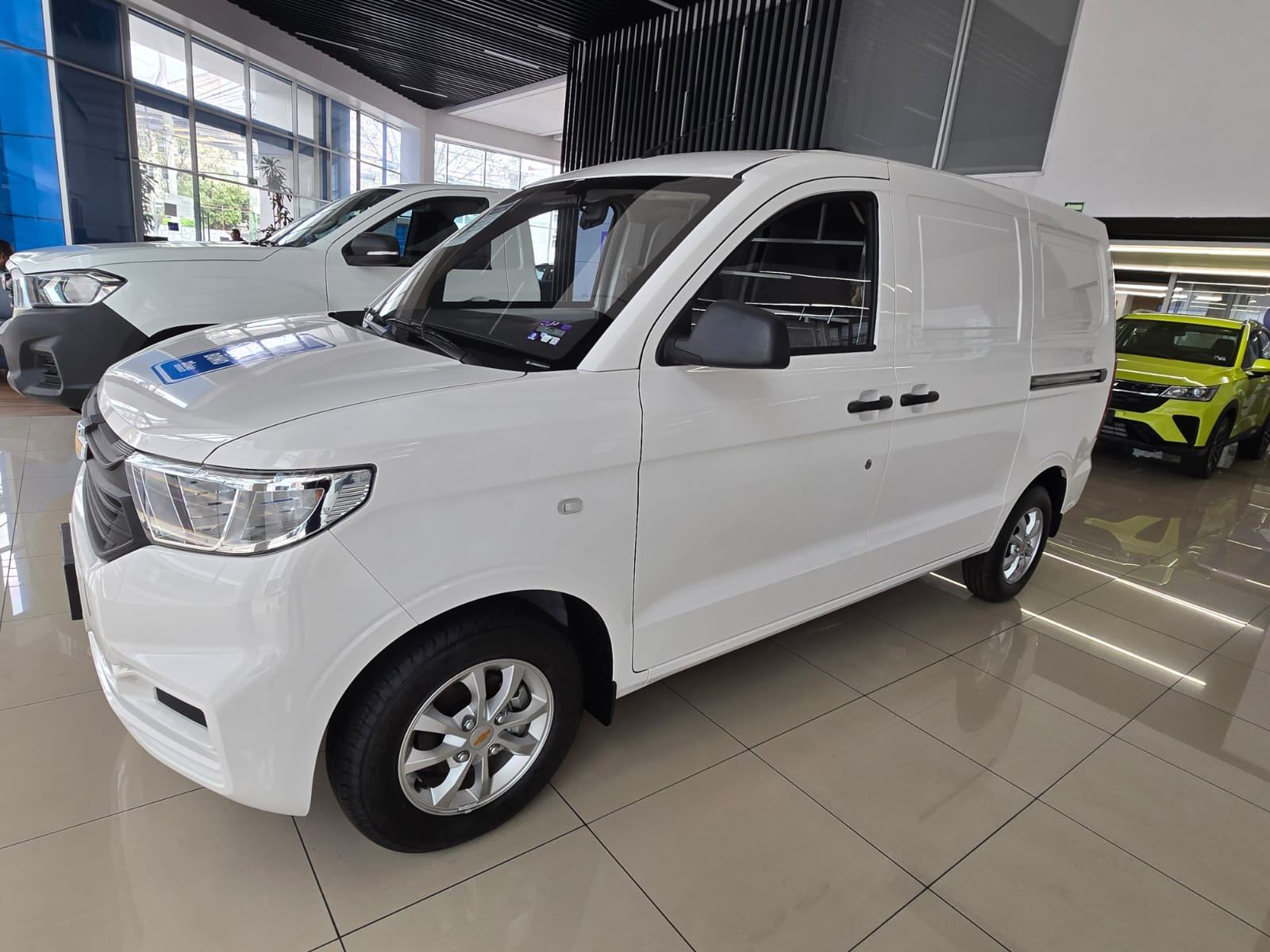 Chevrolet Tornado Van LS 2026