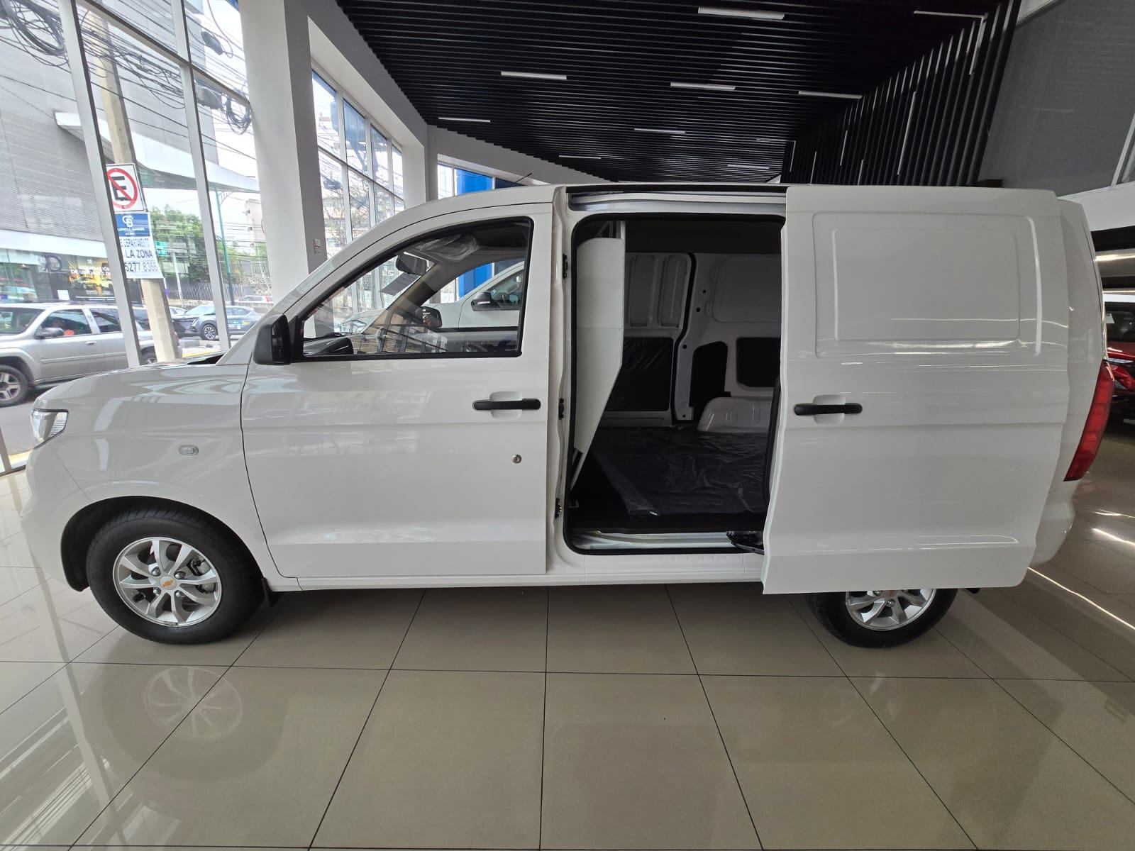 Chevrolet Tornado Van LS 2026 4