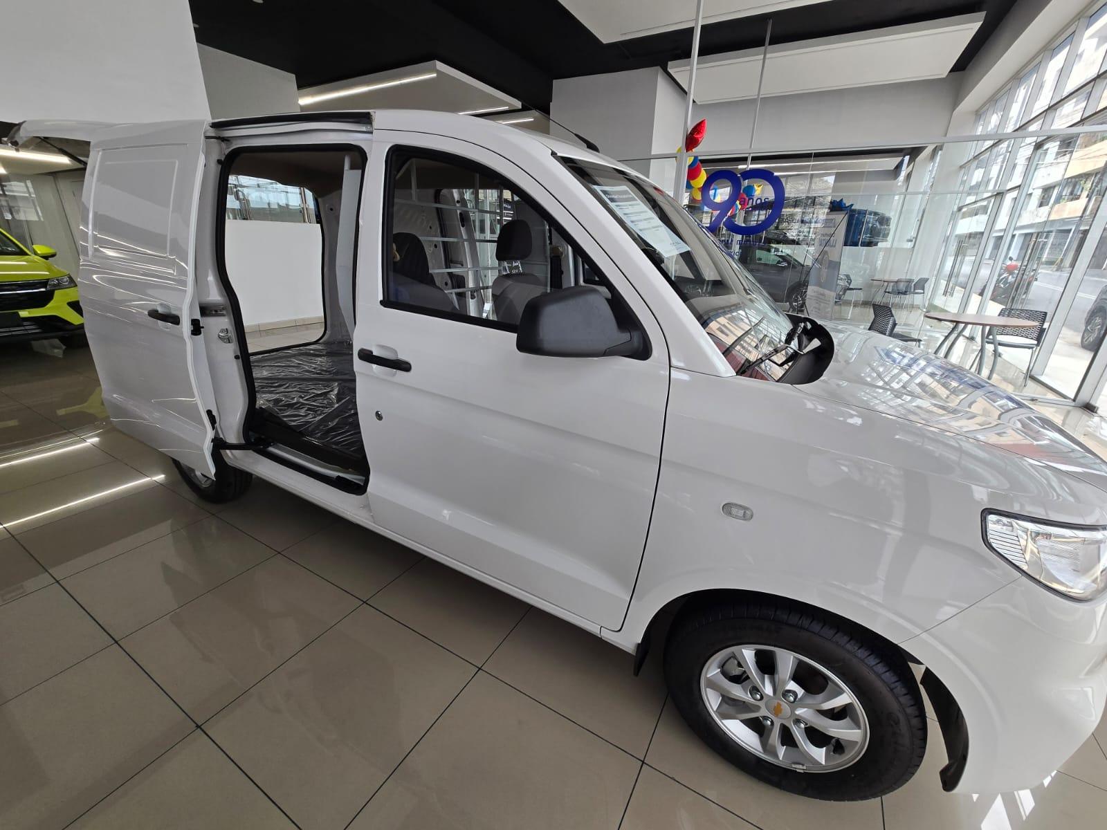 Chevrolet Tornado Van LS 2026 3