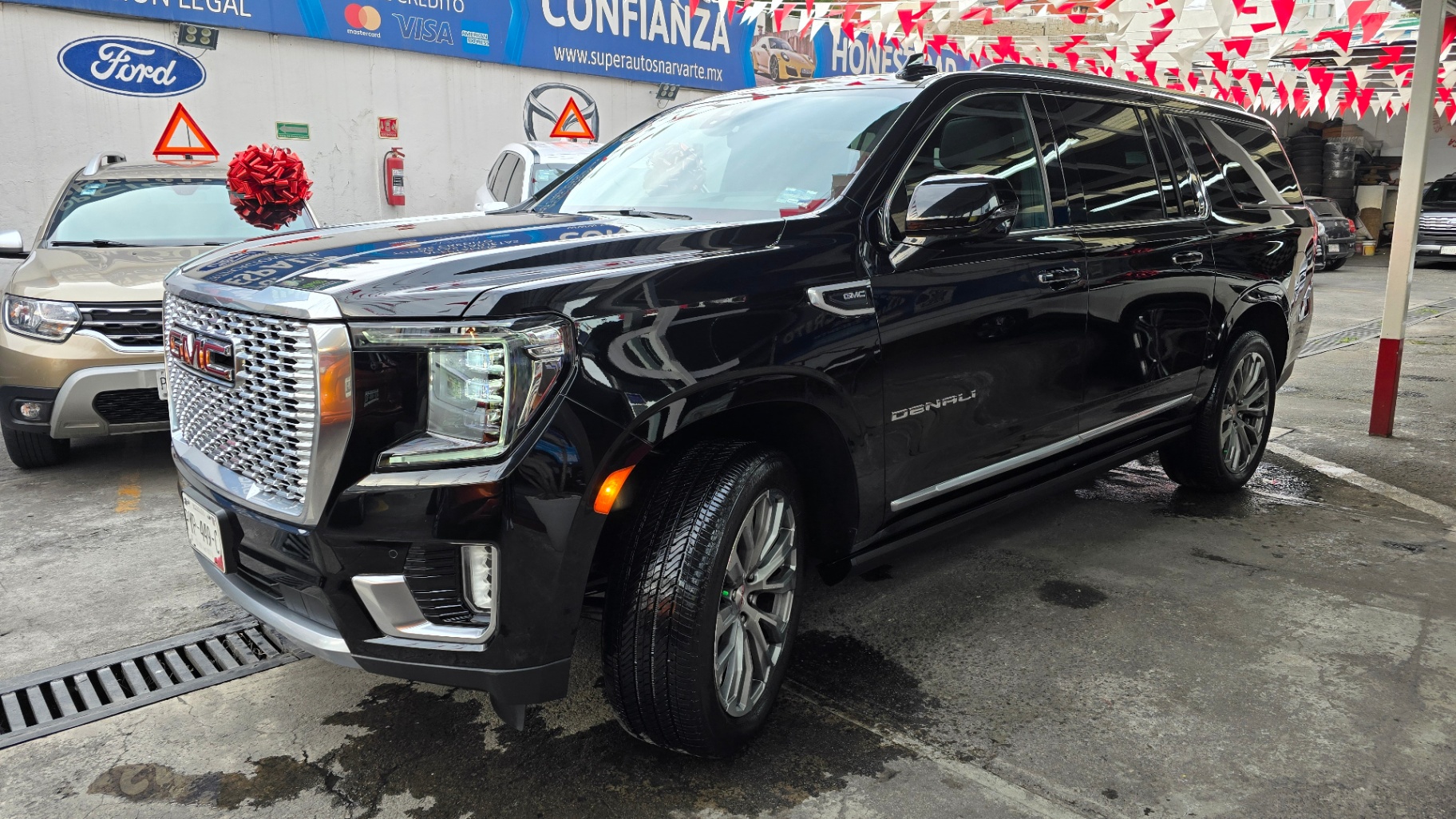 GMC Yukon Denali XL 2021 - Negro